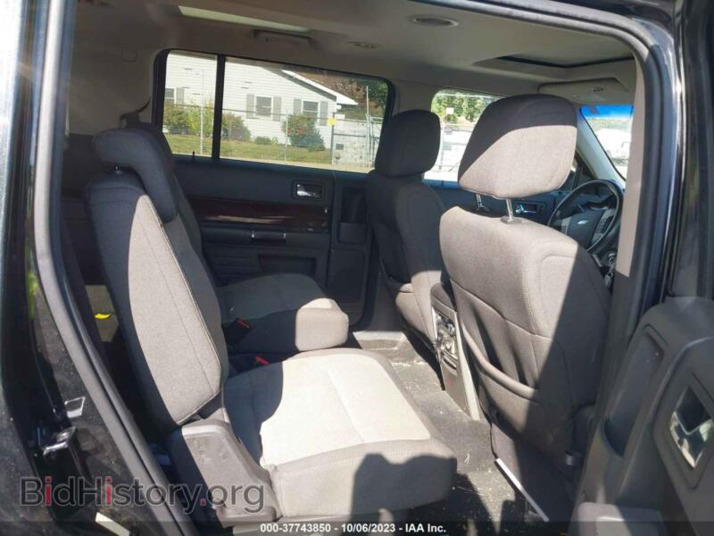 2011 Ford FLEX (VIN 2FMGK5CC1BBD21344) — photo 8 of 16