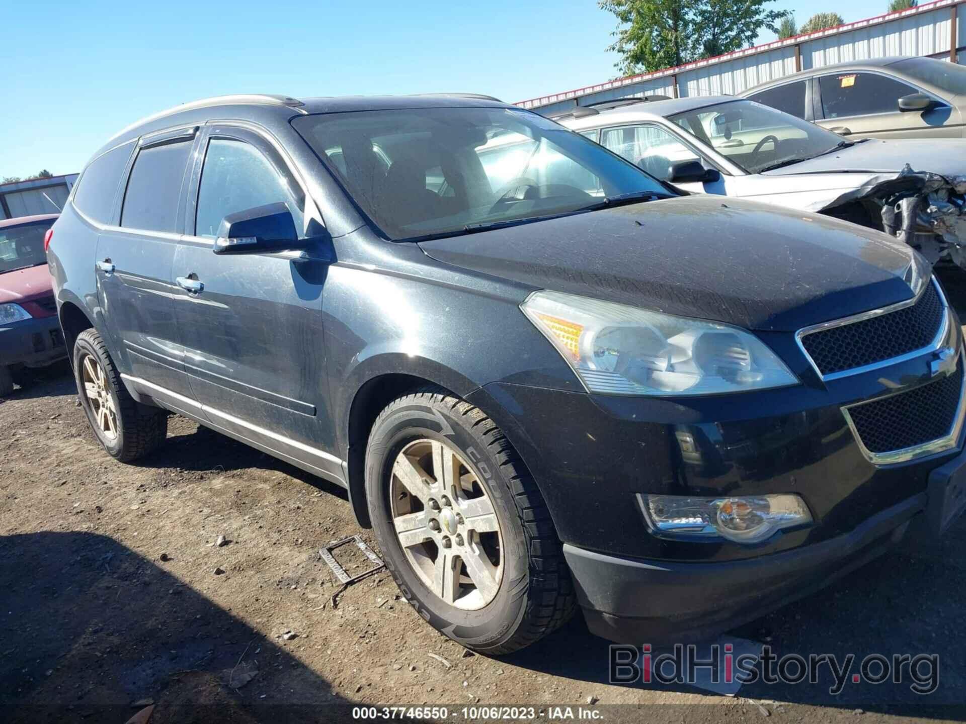 Photo 1GNKVGED5BJ327660 - CHEVROLET TRAVERSE 2011