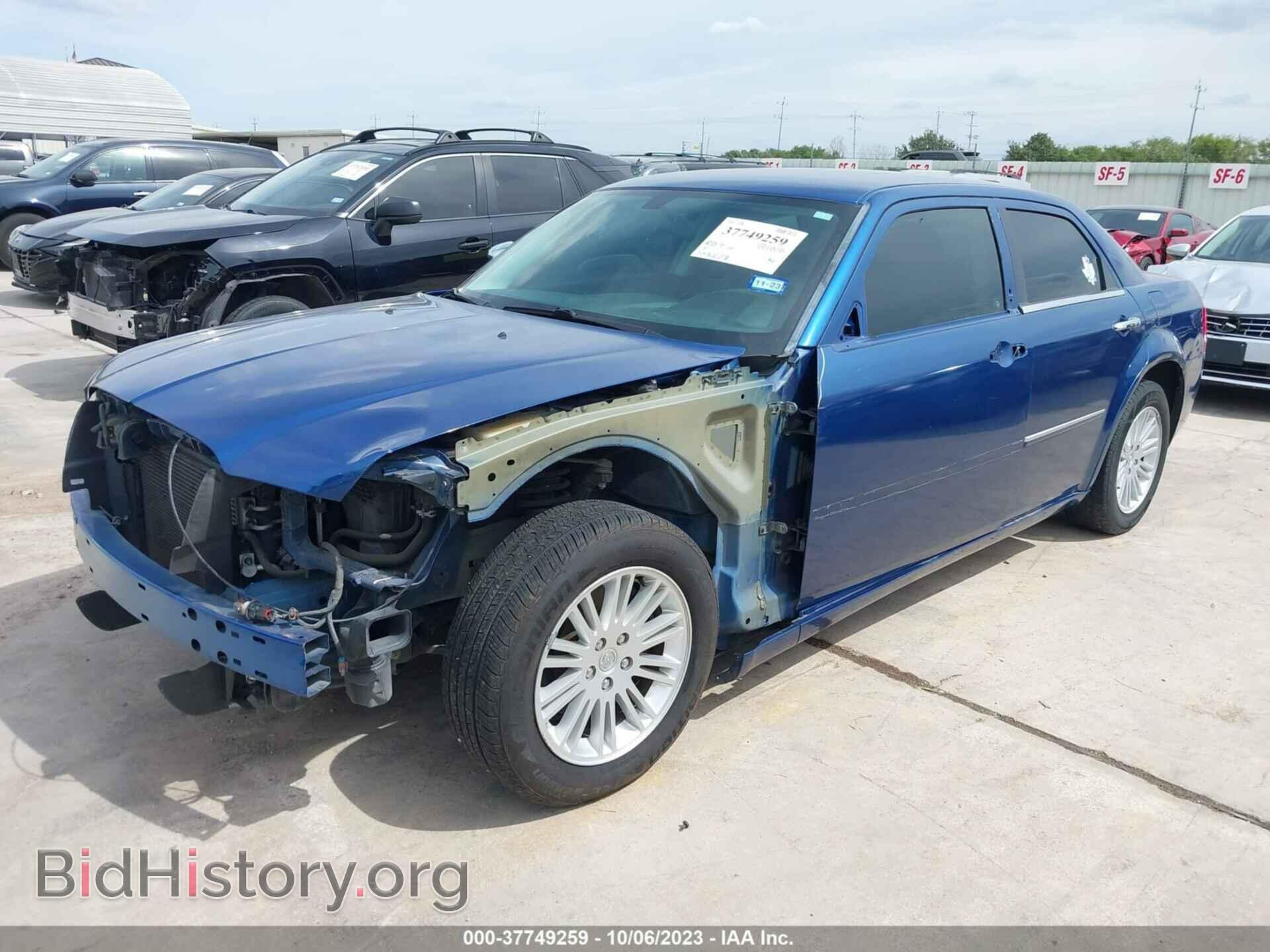 2010 CHRYSLER 300 - VIN: 2C3CA4CD8AH330096 - Фото 2