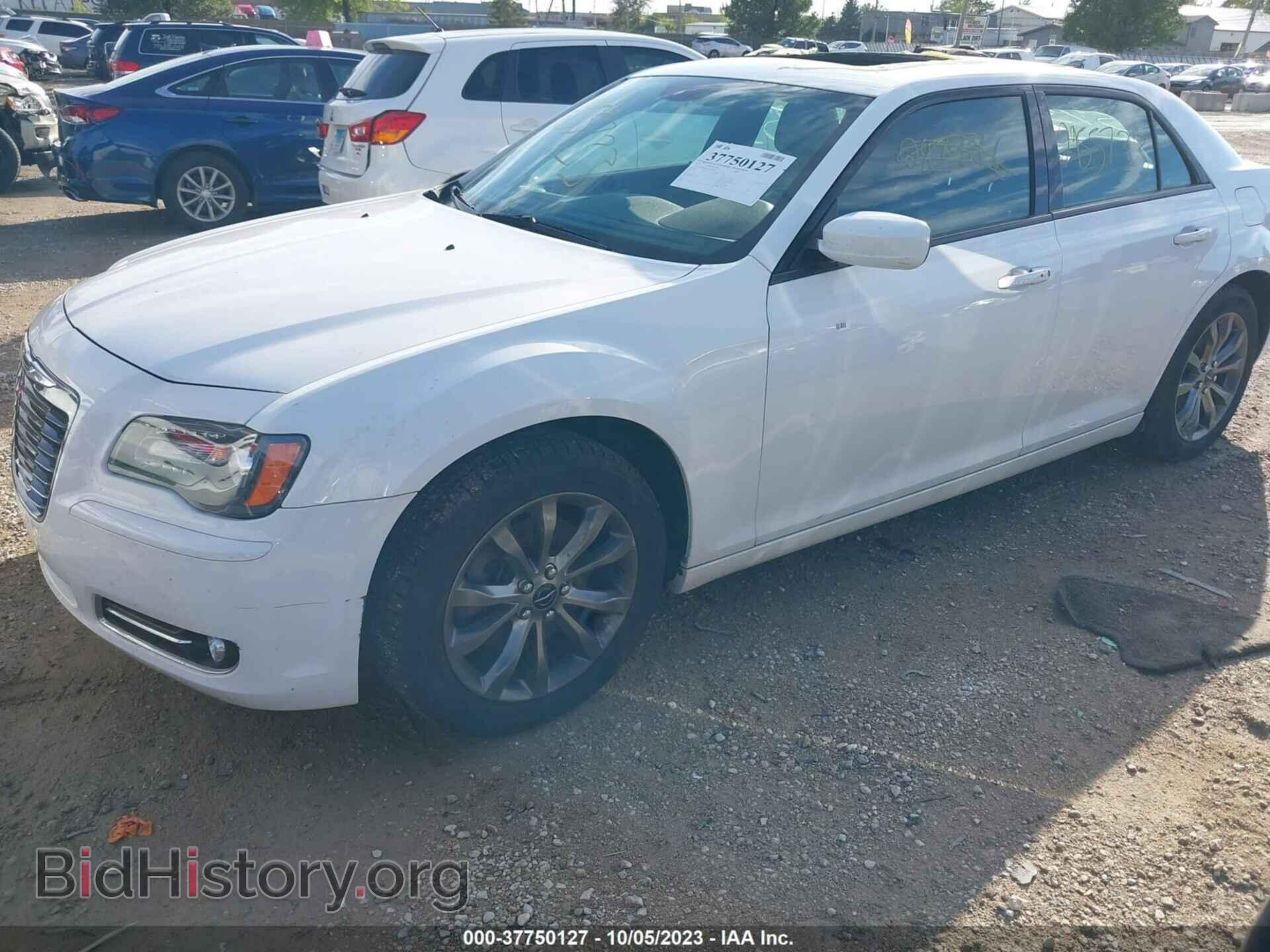 2014 CHRYSLER 300 - VIN: 2C3CCAGGXEH297976 - Фото 2