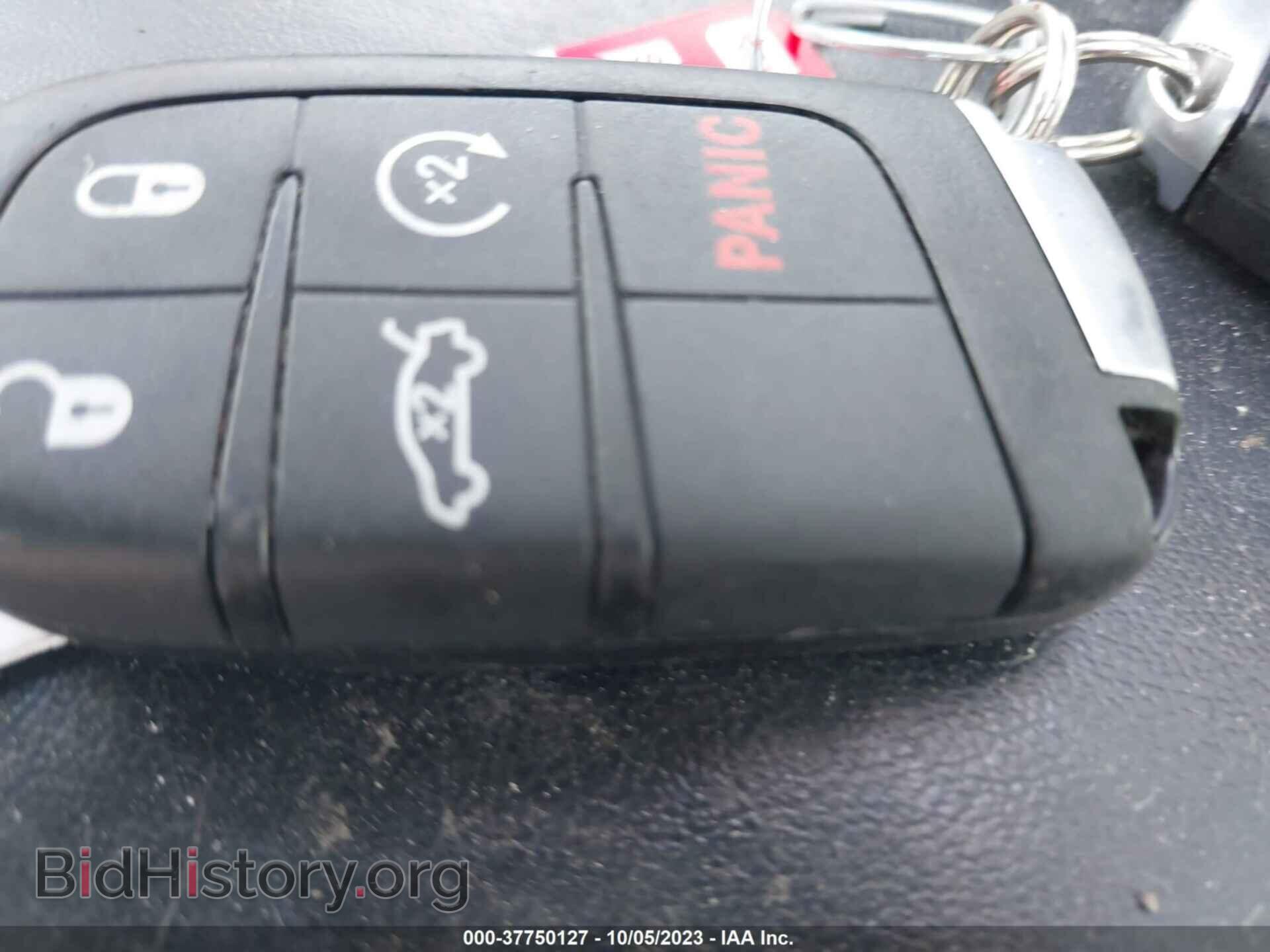 2014 CHRYSLER 300 - VIN: 2C3CCAGGXEH297976 - Фото 11