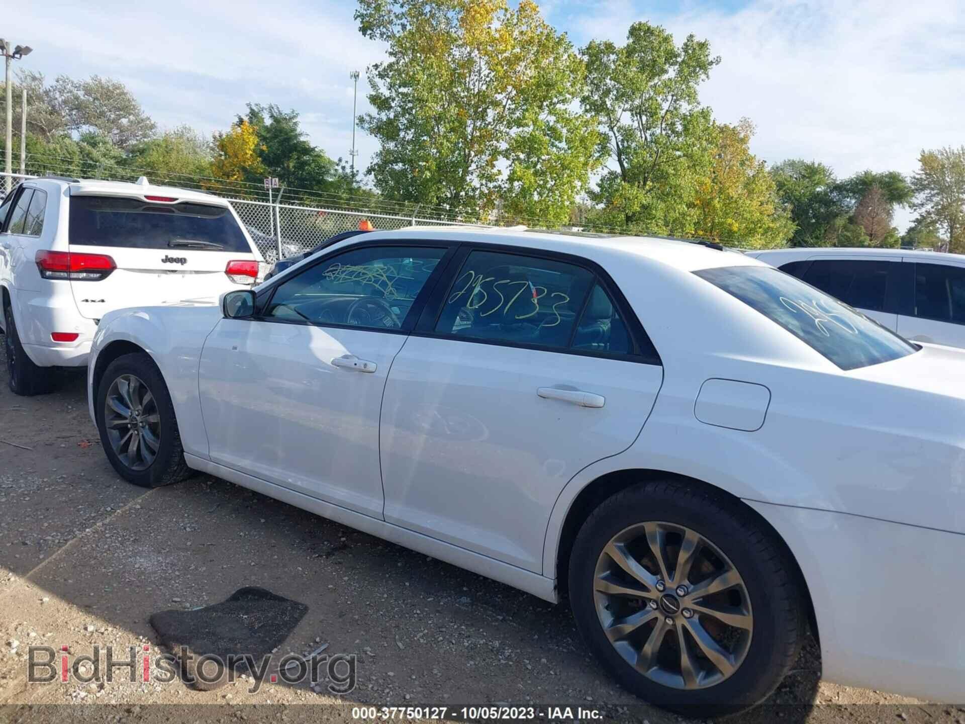 2014 CHRYSLER 300 - VIN: 2C3CCAGGXEH297976 - Фото 15