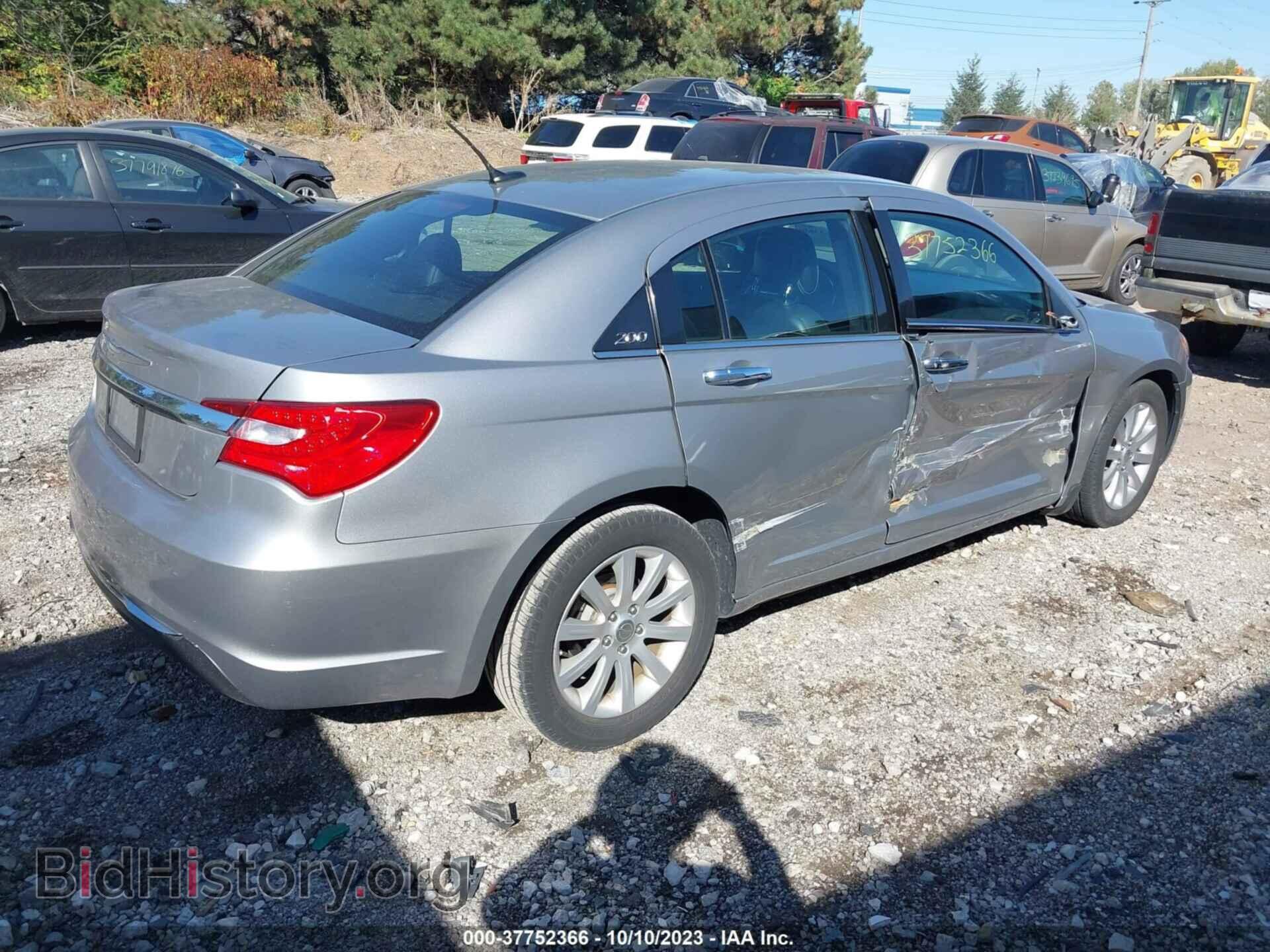 2013 CHRYSLER 200 - VIN: 1C3CCBCG8DN602361 - Фото 4