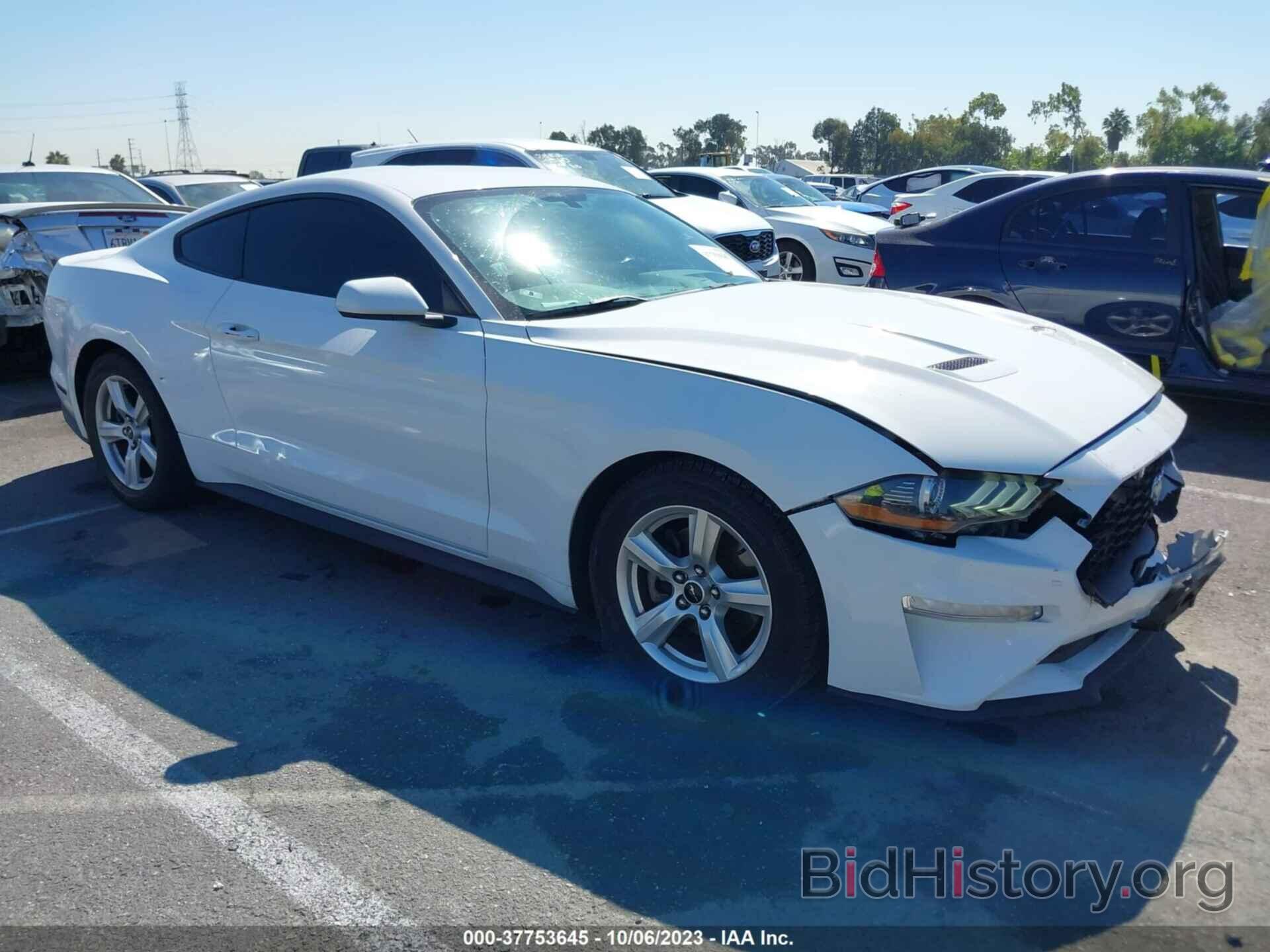 Photo 1FA6P8TH0J5163859 - FORD MUSTANG 2018
