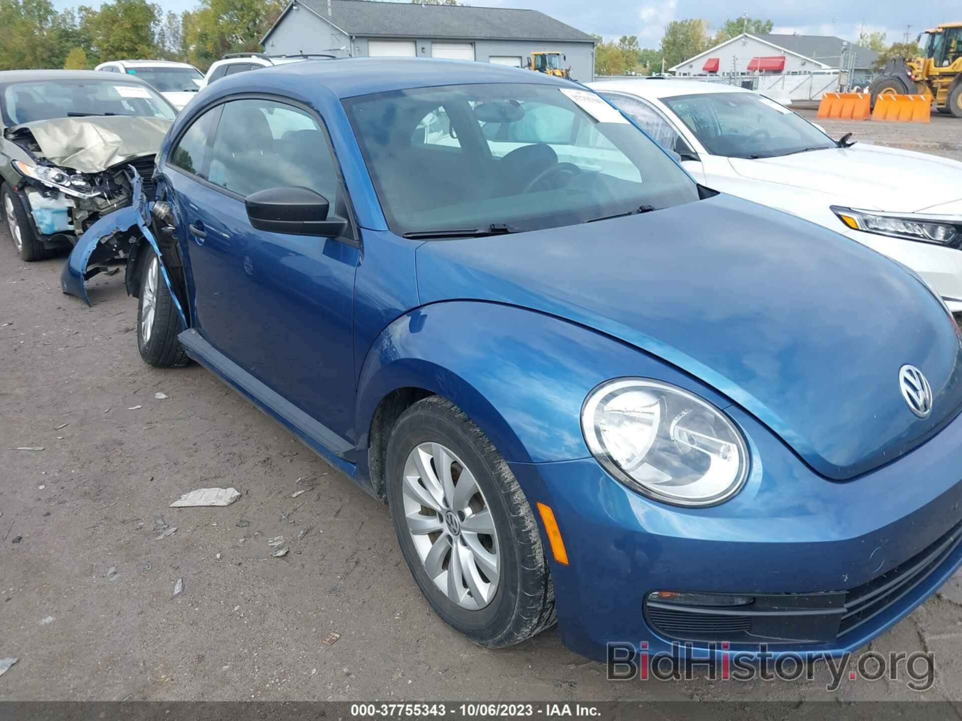 Photo 3VWF17AT5GM606083 - VOLKSWAGEN BEETLE COUPE 2016