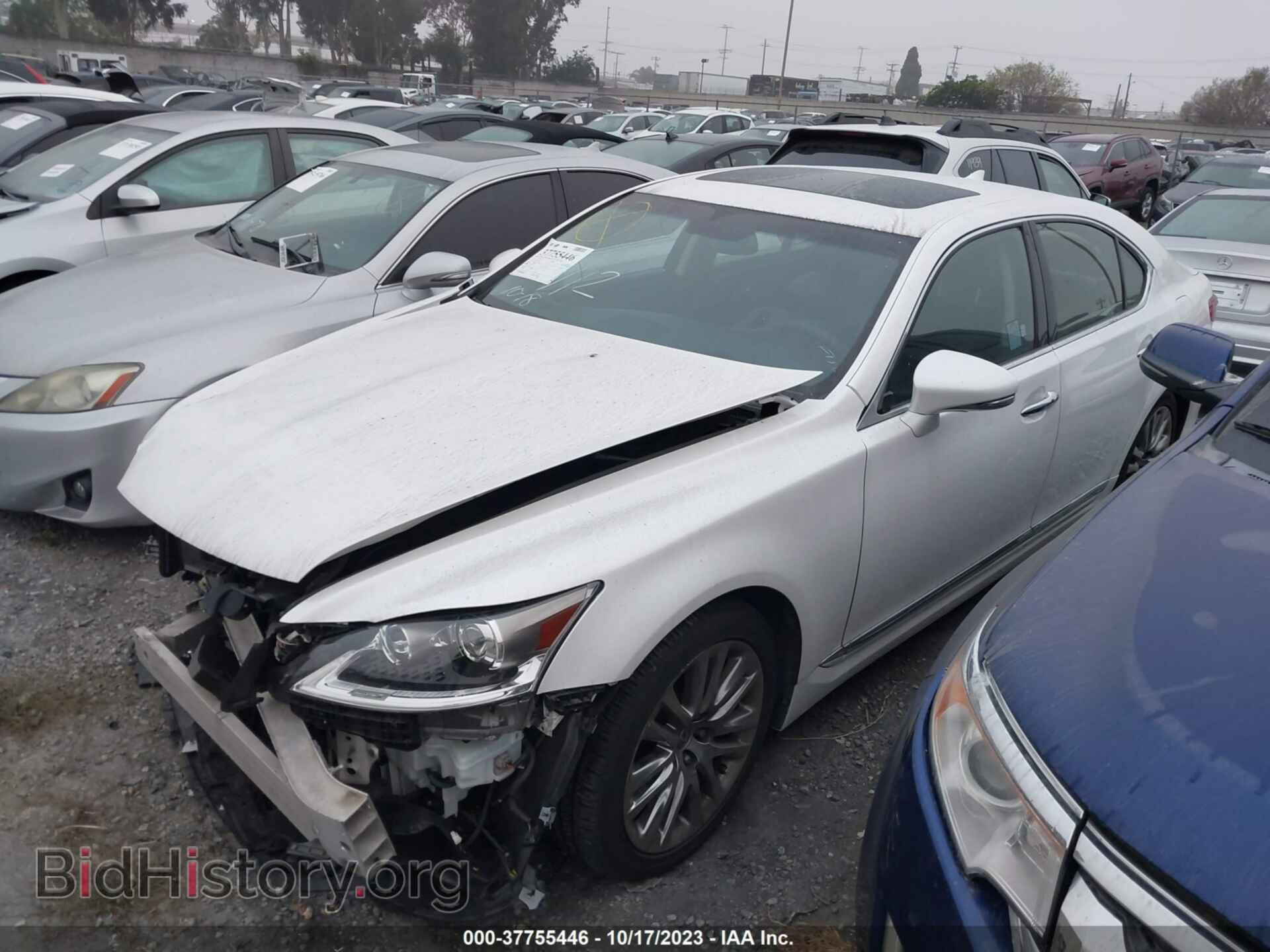 2016 LEXUS LS 460 - VIN: JTHBL5EF6G5142892 - Photo 2