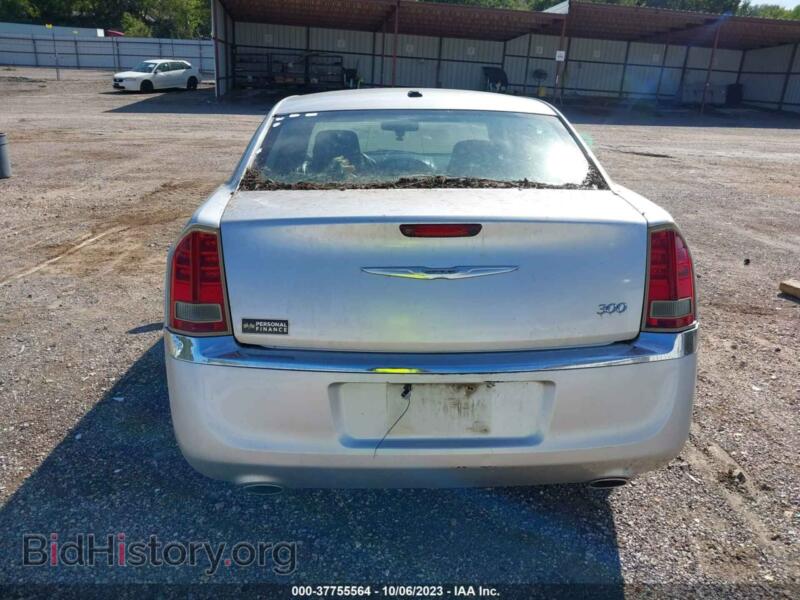 2012 Chrysler 300 (VIN 2C3CCACG2CH308035) — photo 8 of 12