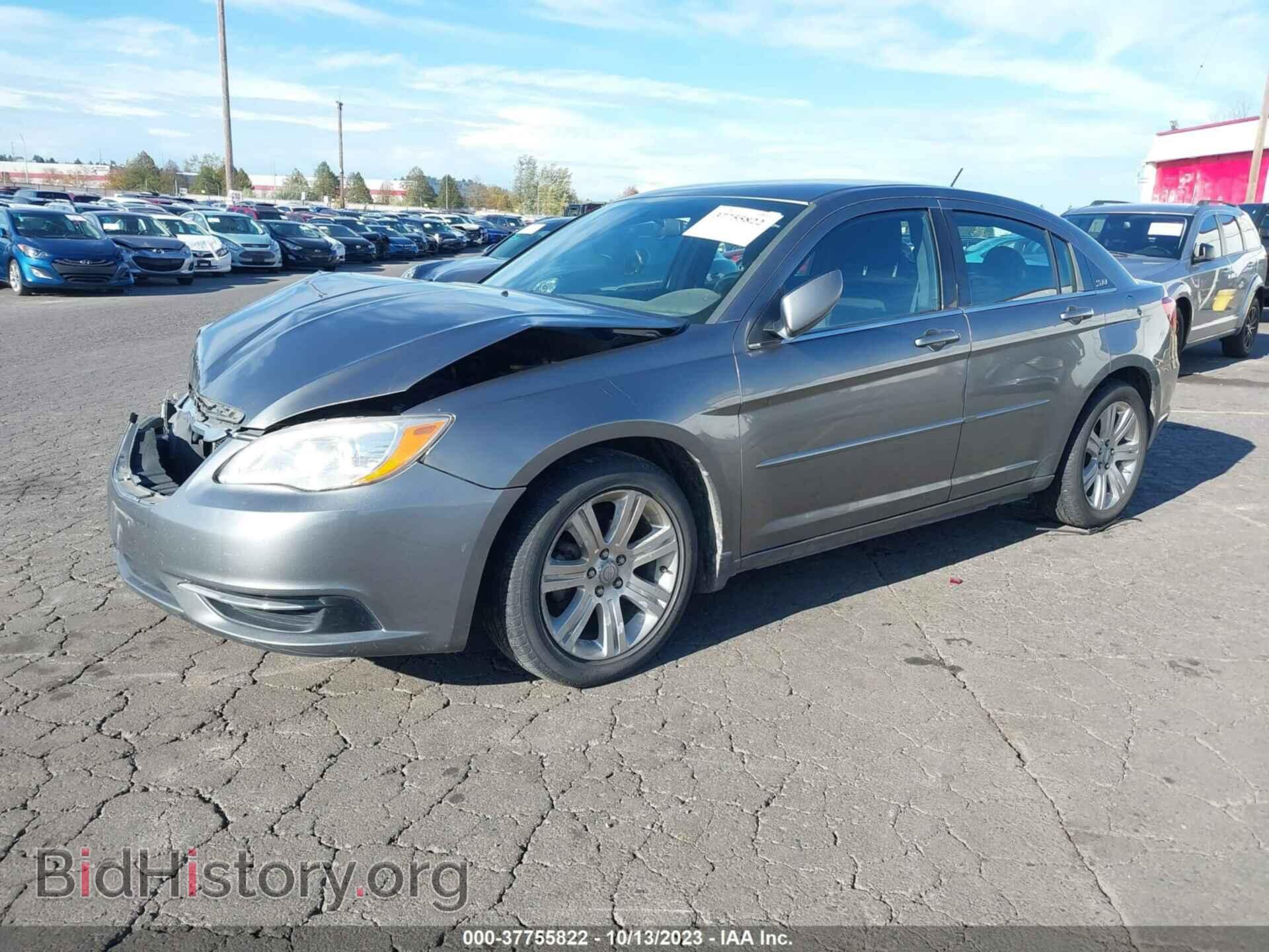 2013 CHRYSLER 200 - VIN: 1C3CCBBB6DN656019 - Фото 2