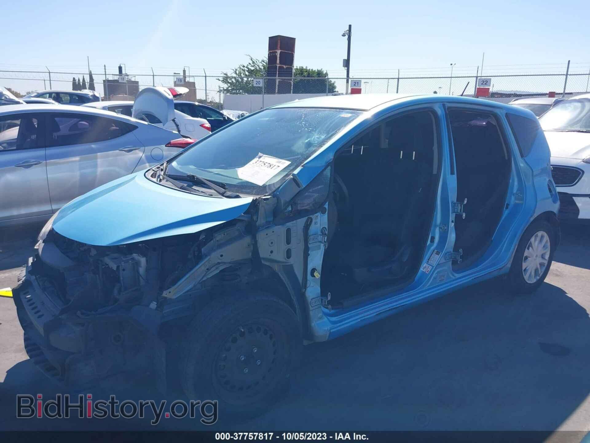2015 NISSAN VERSA NOTE - VIN: 3N1CE2CP7FL414958 - Фото 2