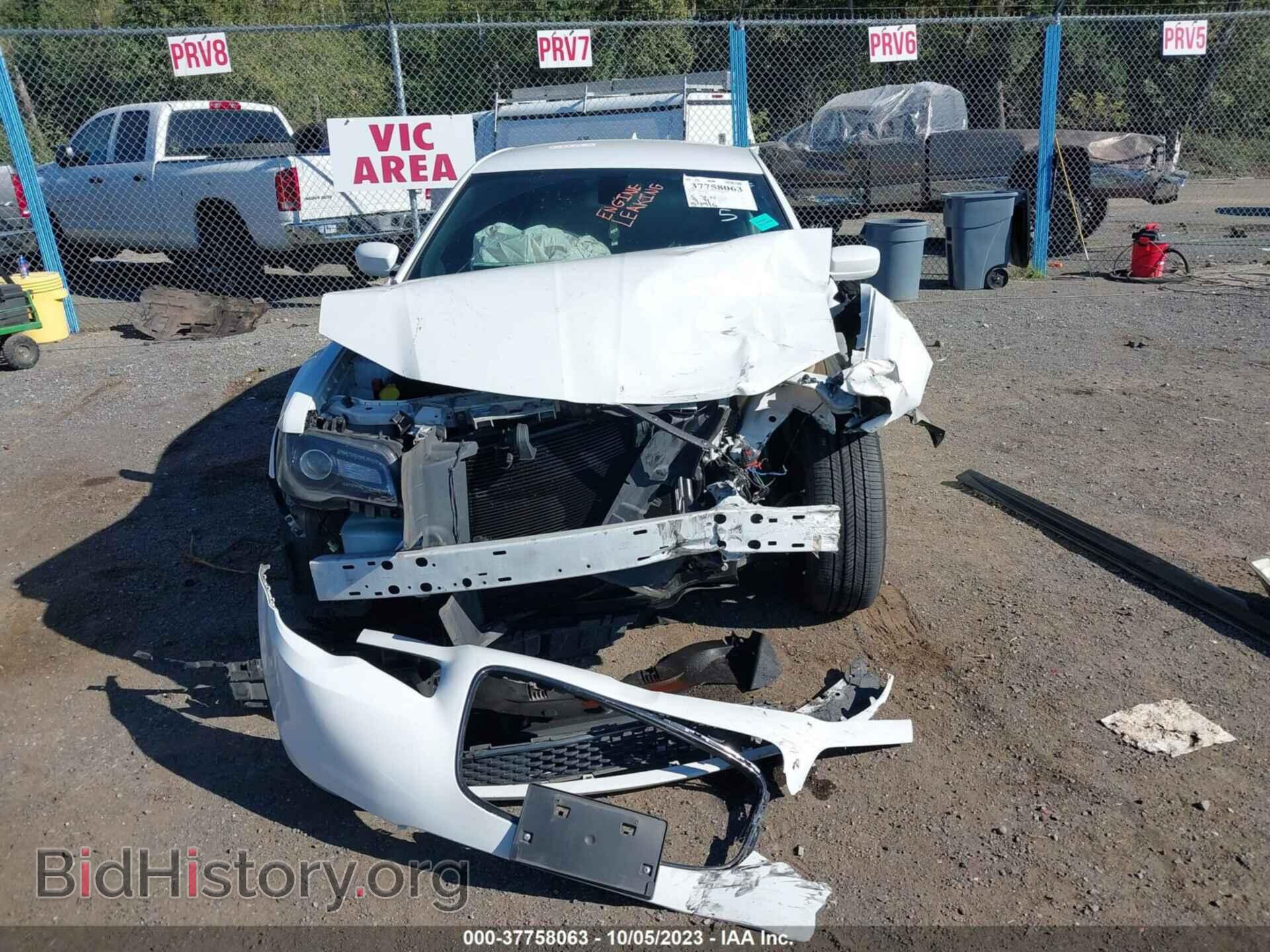 2017 CHRYSLER 300 - VIN: 2C3CCAGG6HH517618 - Фото 12