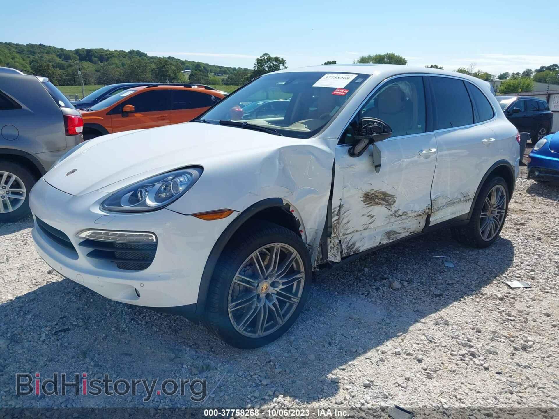 2013 PORSCHE CAYENNE - VIN: WP1AB2A29DLA85708 - Photo 2
