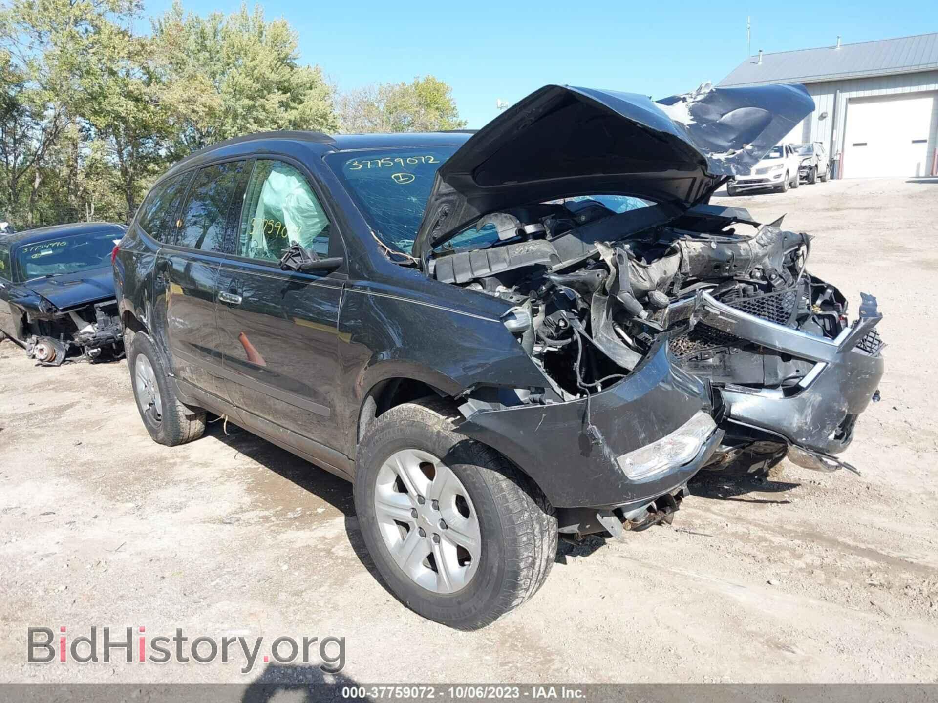 Photo 1GNKRFED6CJ407405 - CHEVROLET TRAVERSE 2012