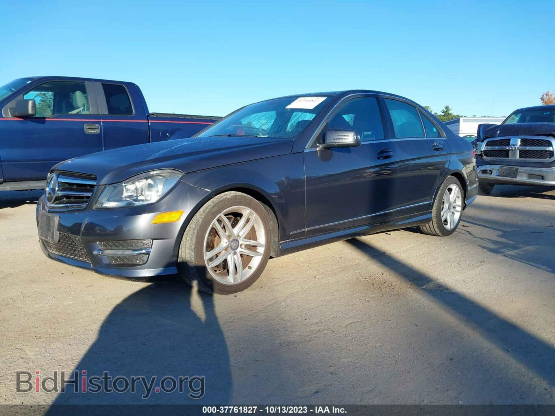 2014 MERCEDES-BENZ C-CLASS - VIN: WDDGF8AB3EA935242 - Фото 2