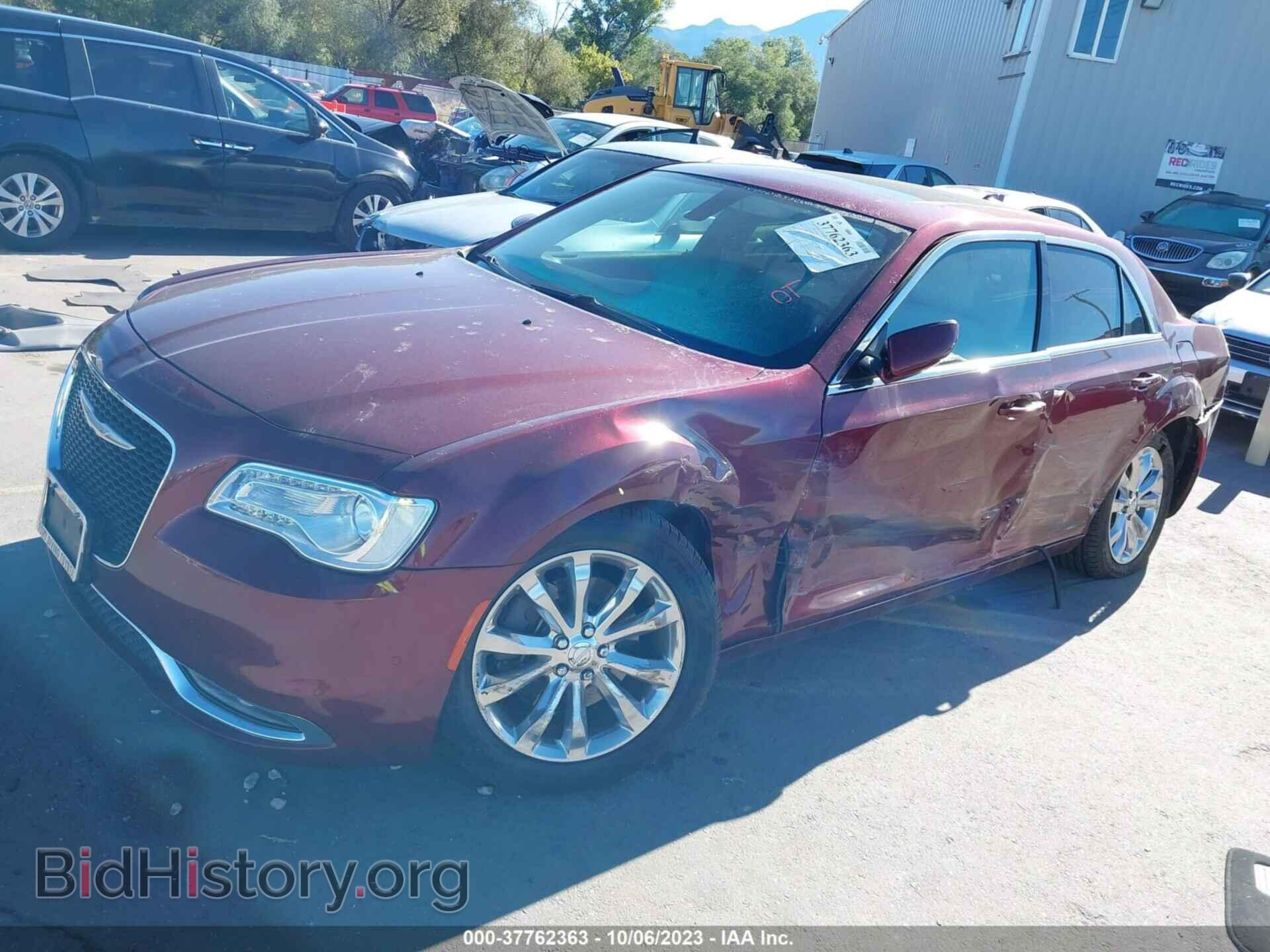 2017 CHRYSLER 300 - VIN: 2C3CCARG4HH507117 - Фото 2