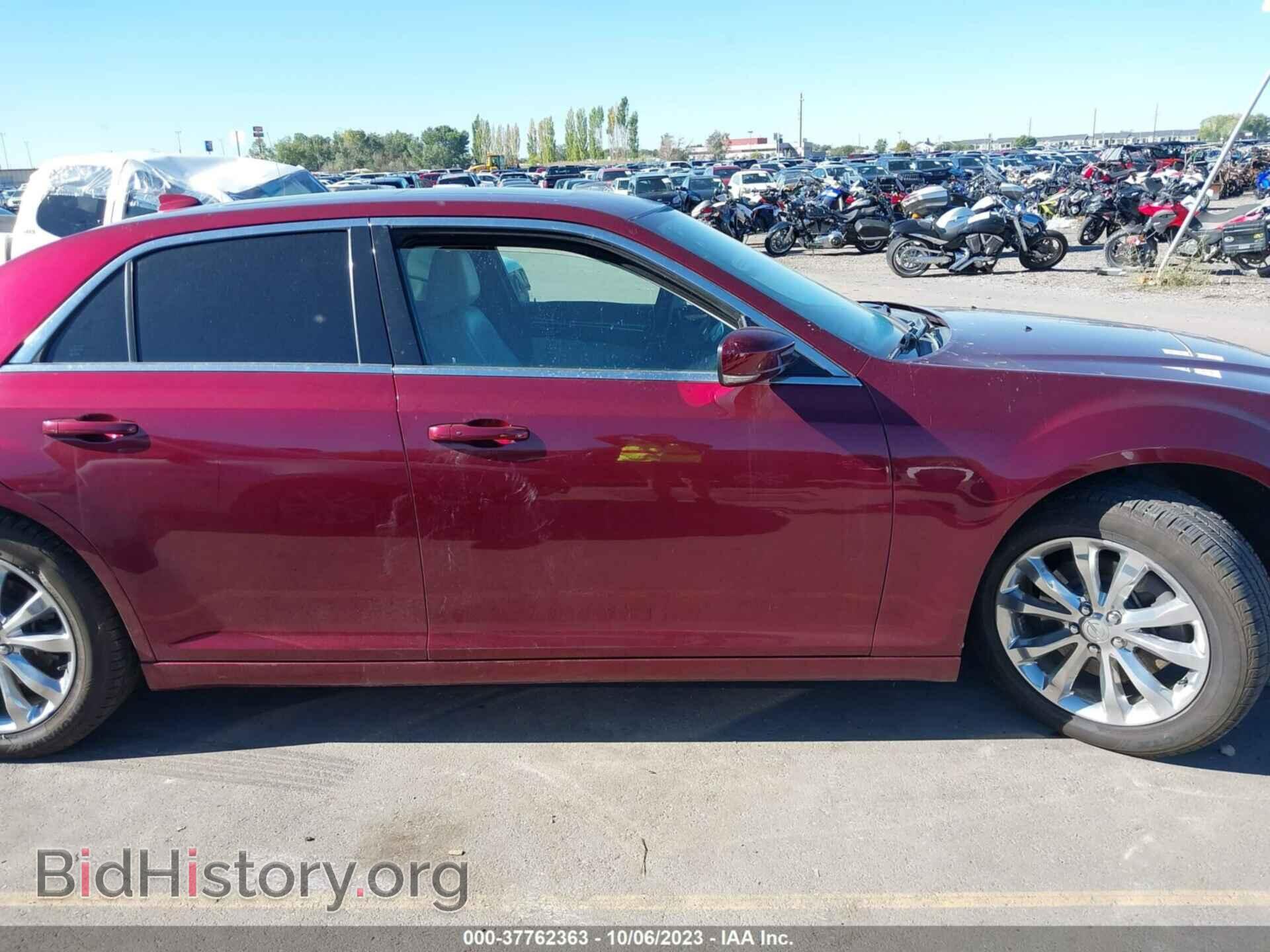 2017 CHRYSLER 300 - VIN: 2C3CCARG4HH507117 - Фото 12