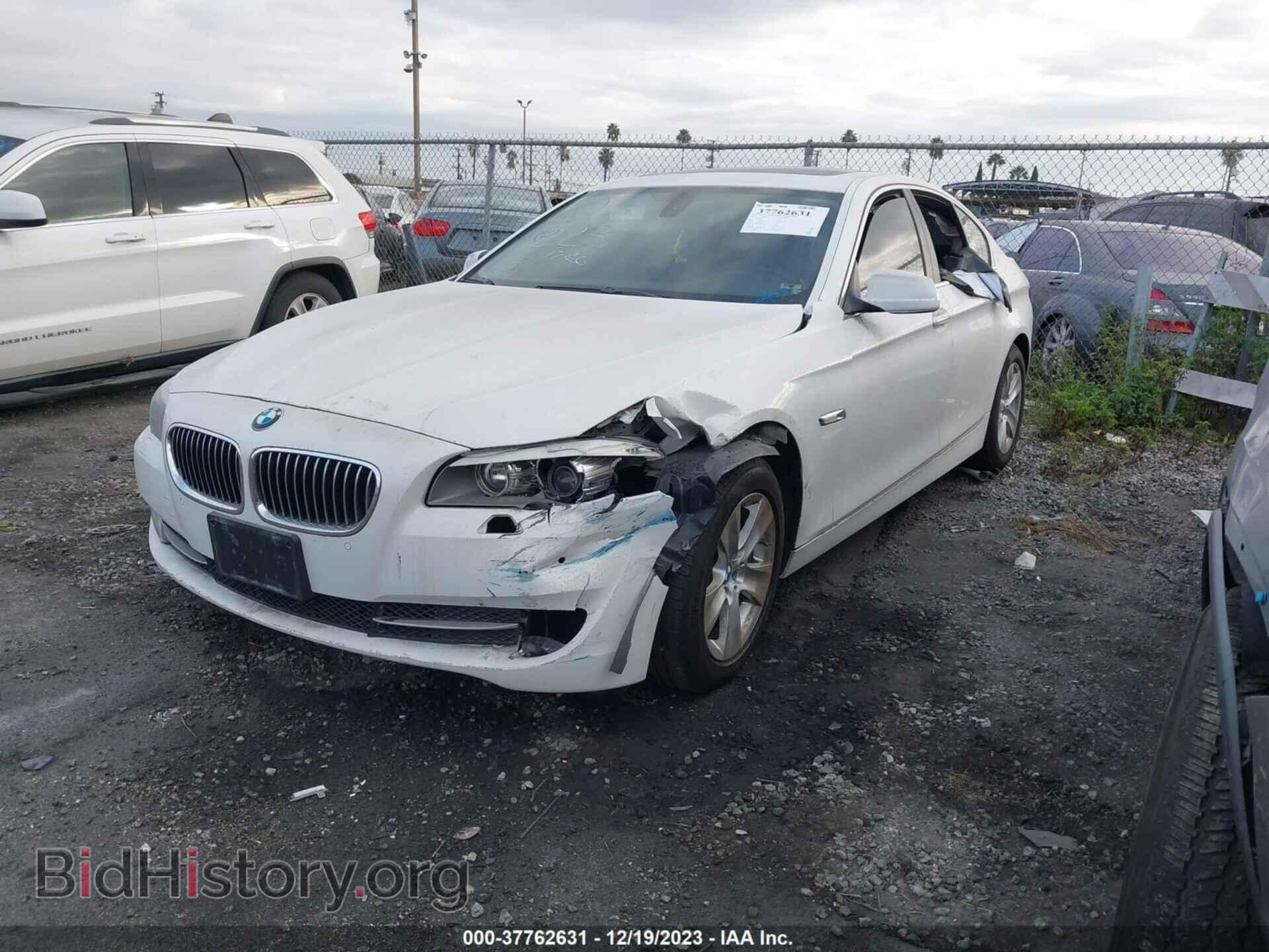 2012 BMW 528I - VIN: WBAXG5C54CDY29131 - Фото 2