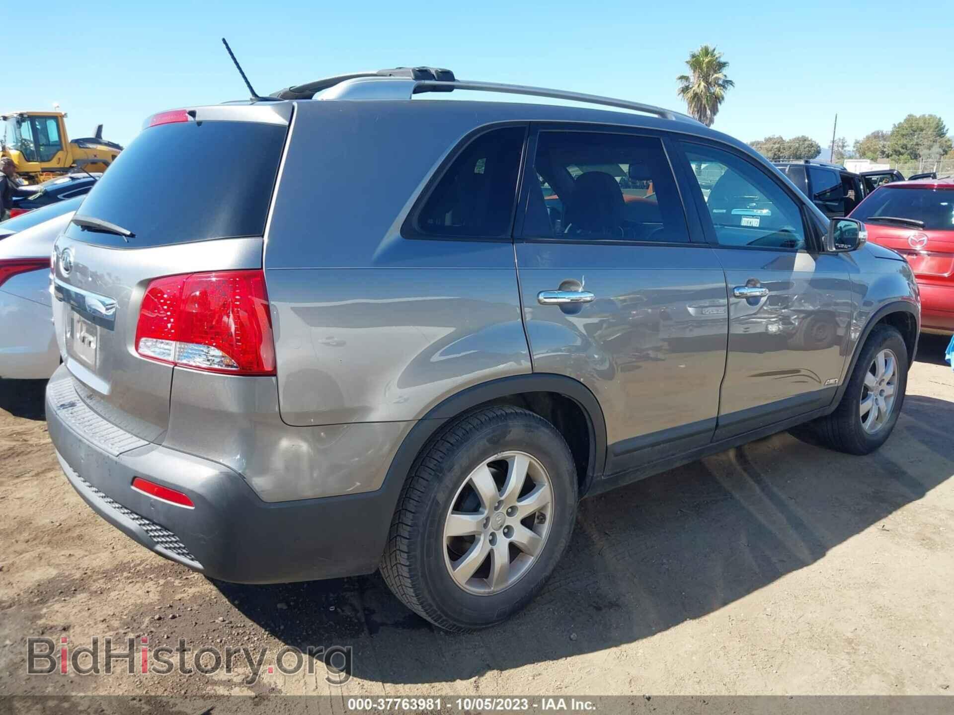 2012 KIA SORENTO - VIN: 5XYKTCA63CG258564 - Photo 4