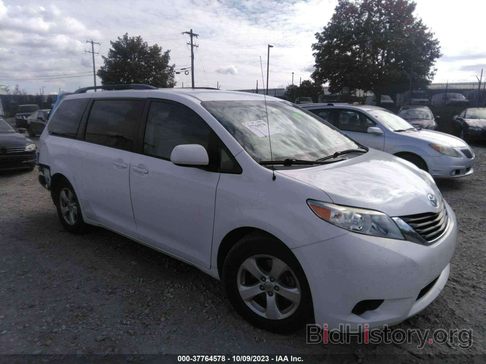 Фотография 5TDKK3DCXDS392609 - TOYOTA SIENNA 2013