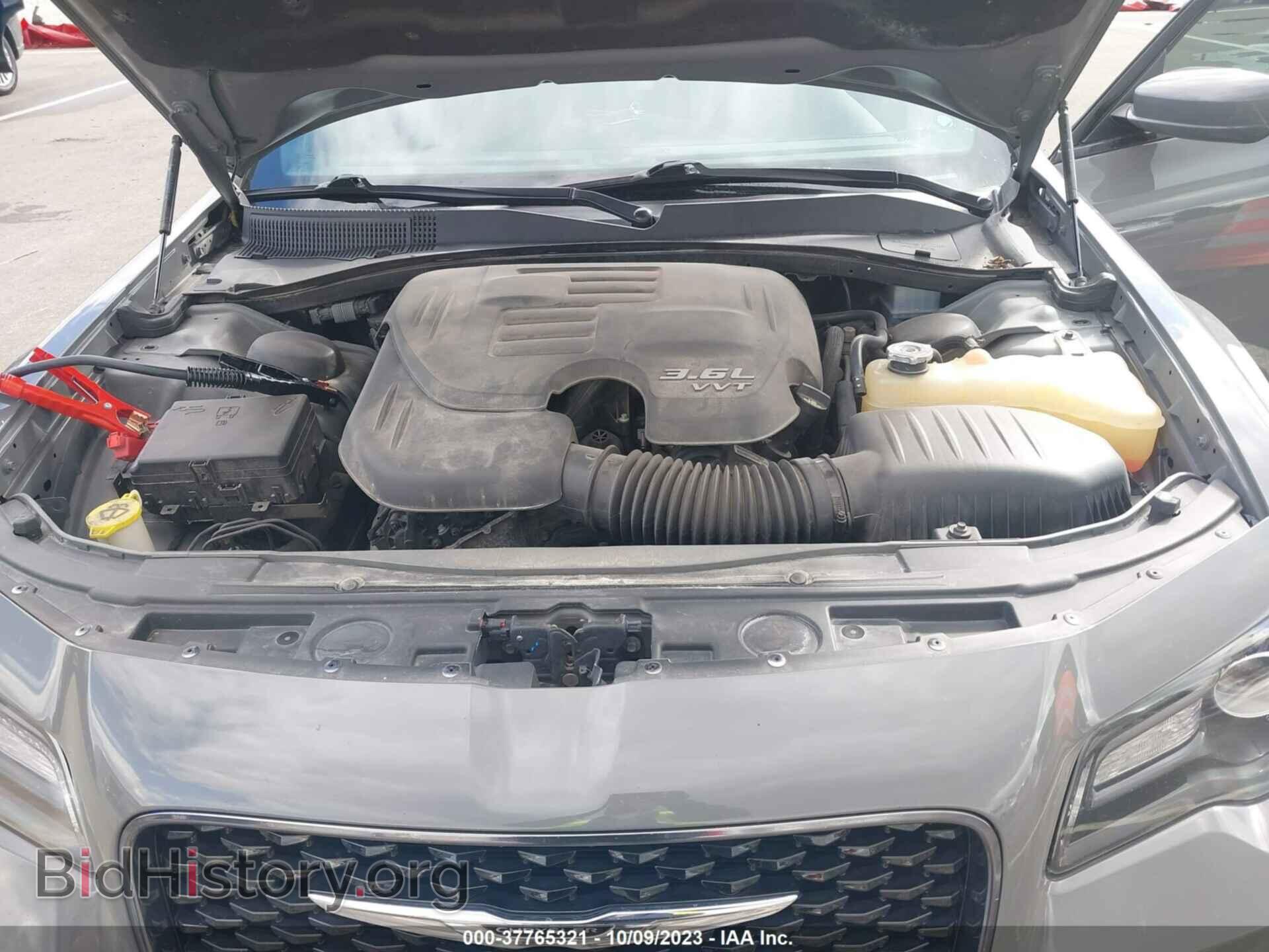 2017 CHRYSLER 300 - VIN: 2C3CCAGG6HH529915 - Фото 10