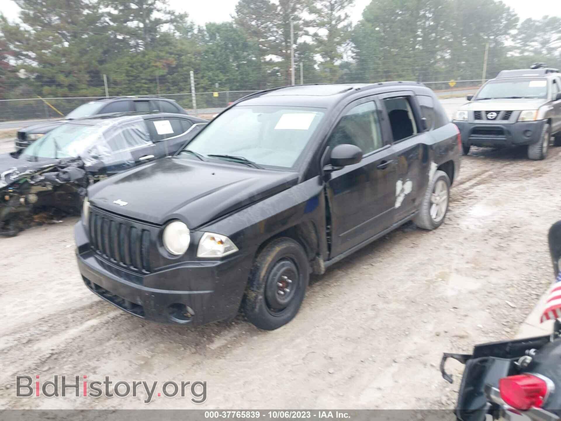 2008 JEEP COMPASS - VIN: 1J8FT47W58D680090 - Фото 2
