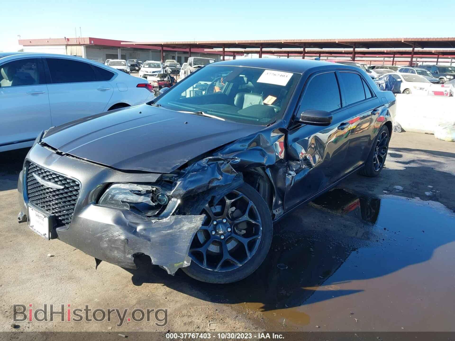 2019 CHRYSLER 300 - VIN: 2C3CCABG8KH539635 - Фото 2