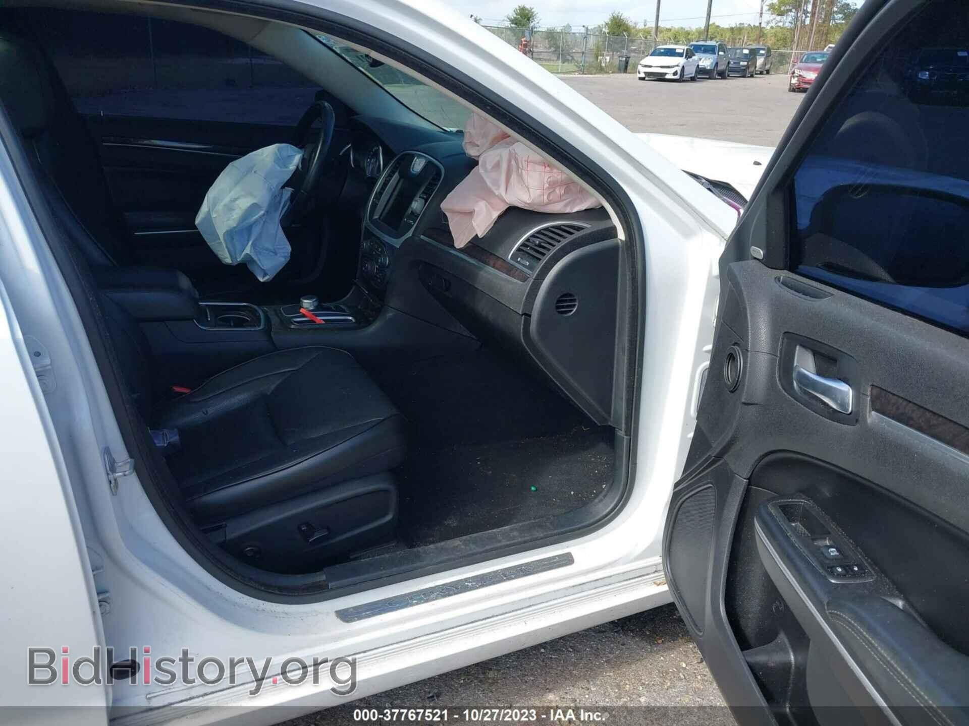 2019 CHRYSLER 300 - VIN: 2C3CCAEG6KH631208 - Фото 5