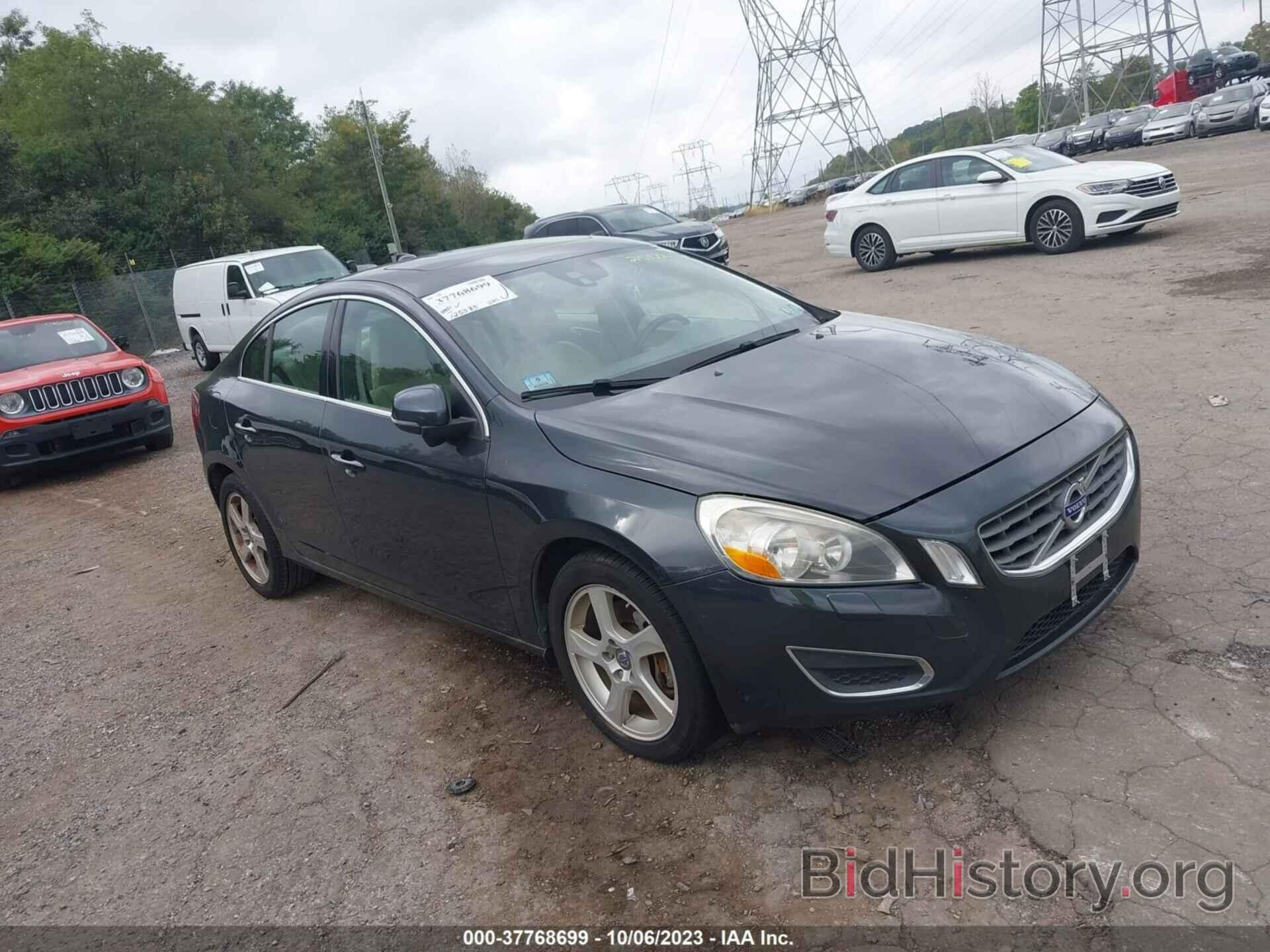 Photo YV1612FH0D1215422 - VOLVO S60 2013
