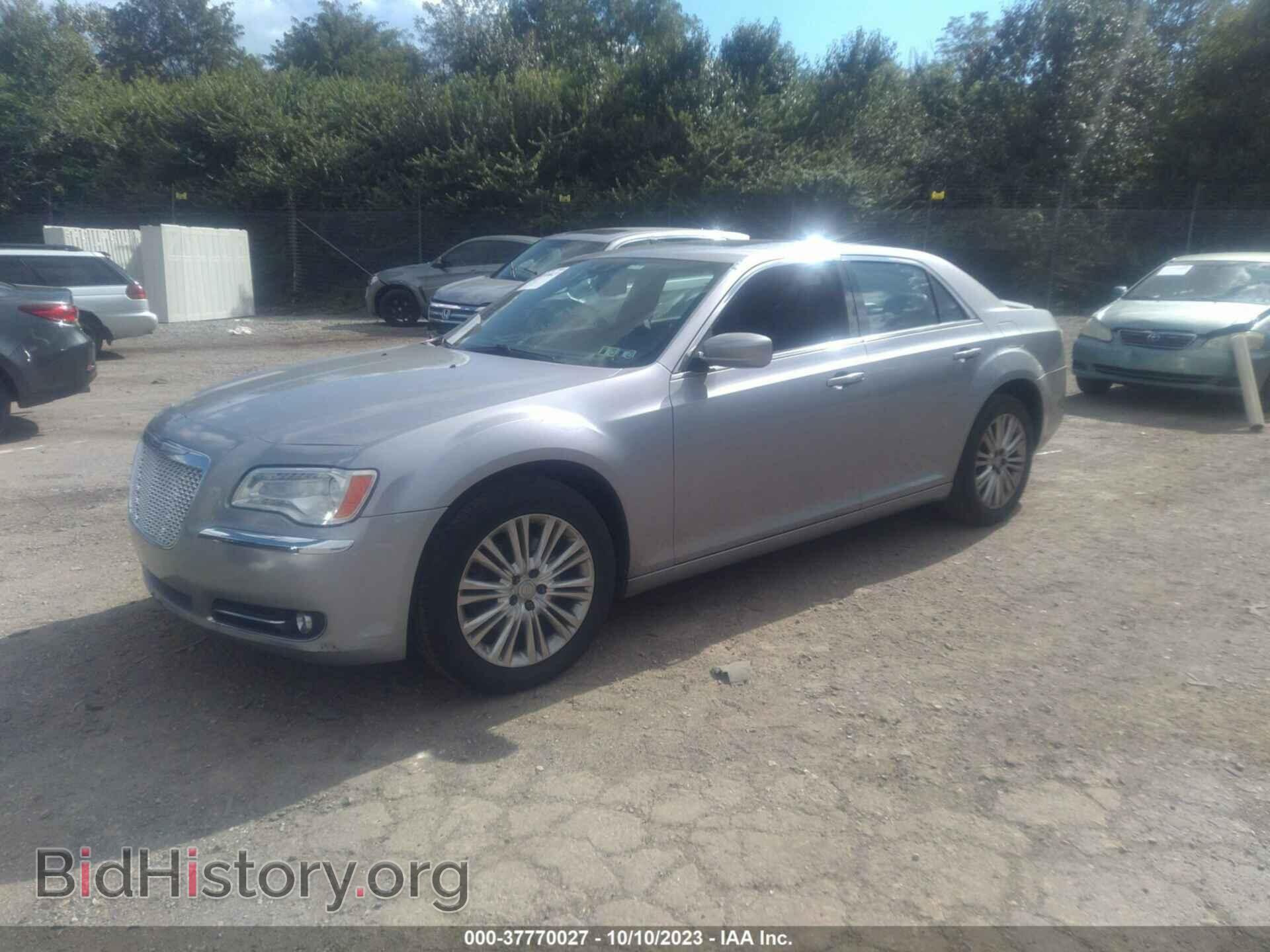 2013 CHRYSLER 300 - VIN: 2C3CCARG0DH708426 - Фото 2