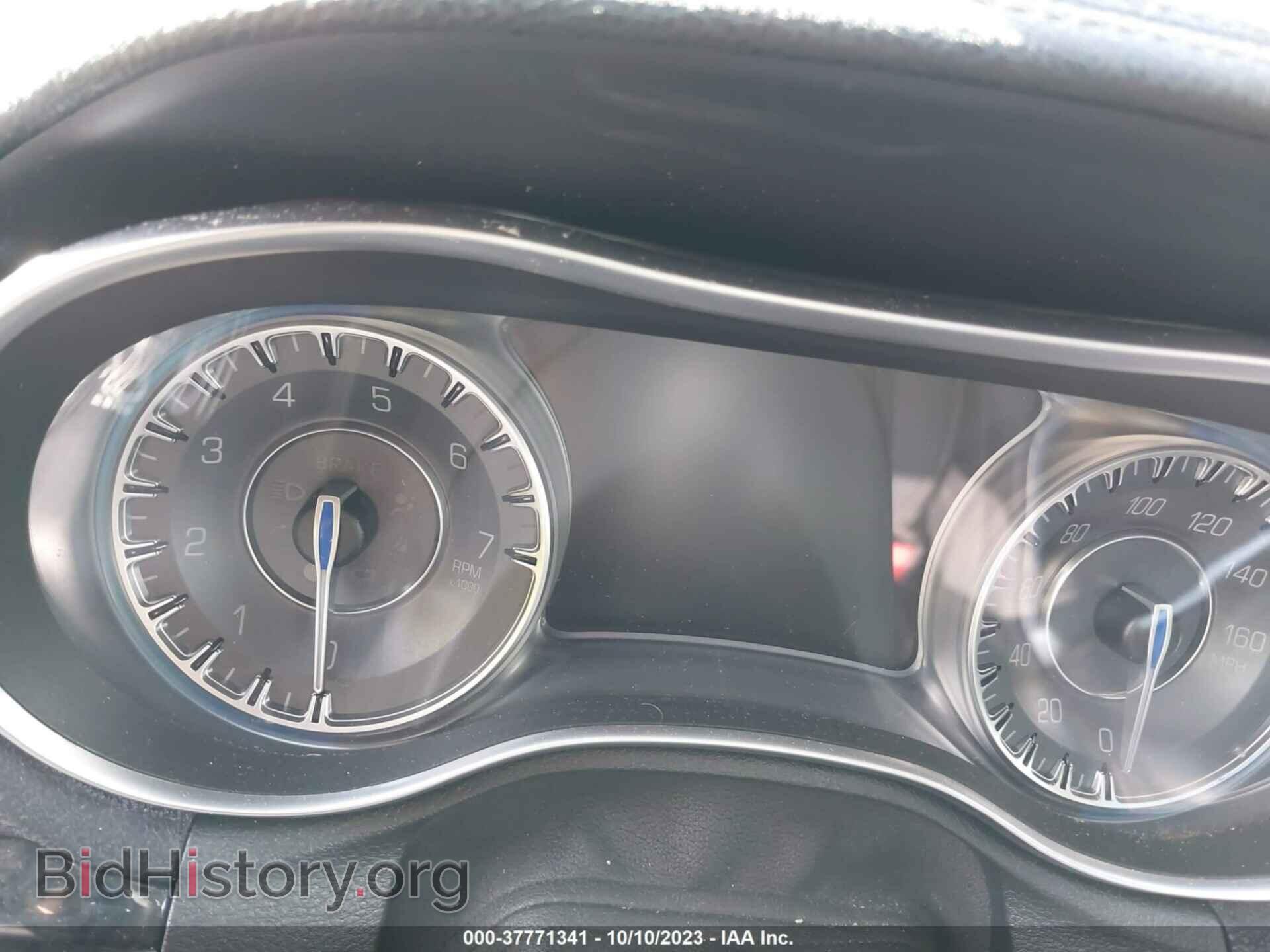 2015 CHRYSLER 300 - VIN: 2C3CCAET8FH769691 - Фото 7