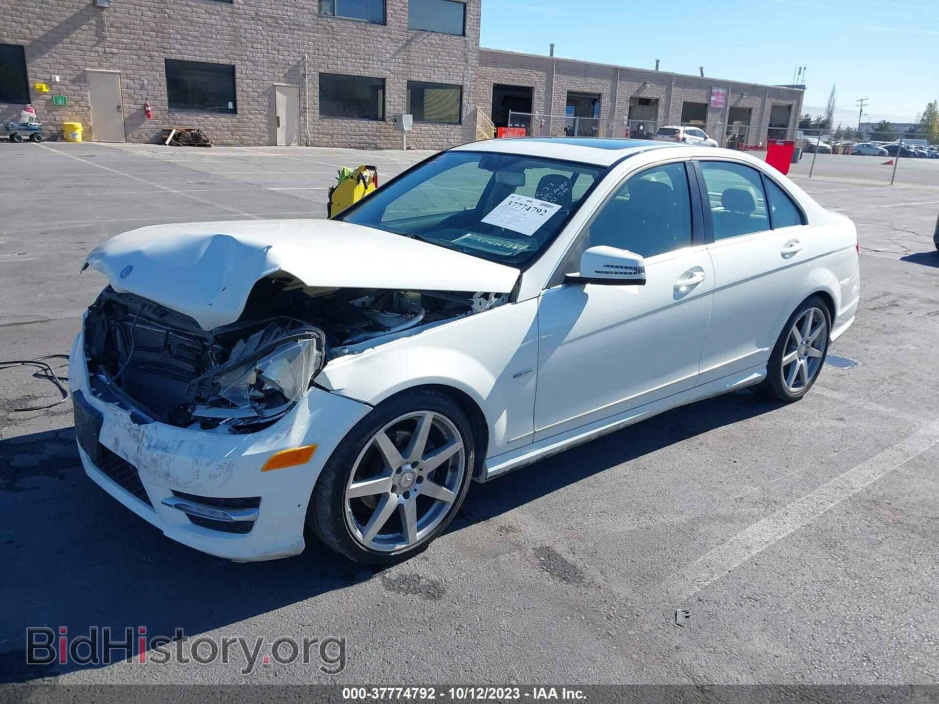 2012 MERCEDES-BENZ C-CLASS - VIN: WDDGF4HB7CA665850 - Фото 2