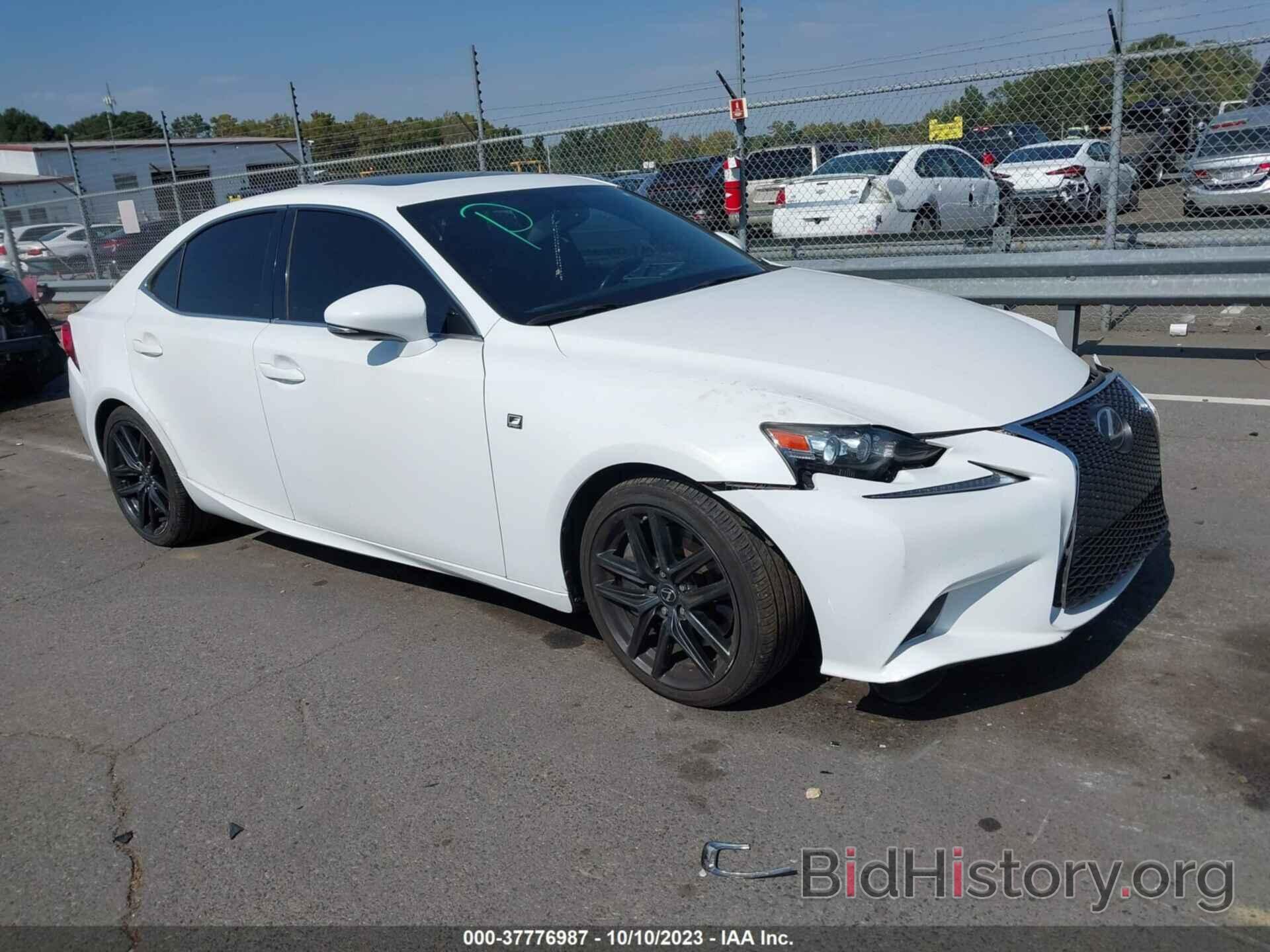 Photo JTHBA1D26G5017579 - LEXUS IS 200T 2016