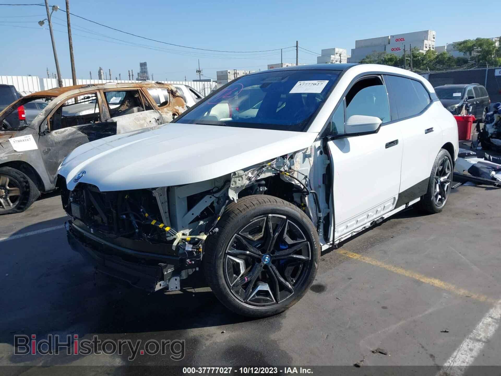 2024 BMW IX - VIN: WB523CF04RCN65206 - Фото 2