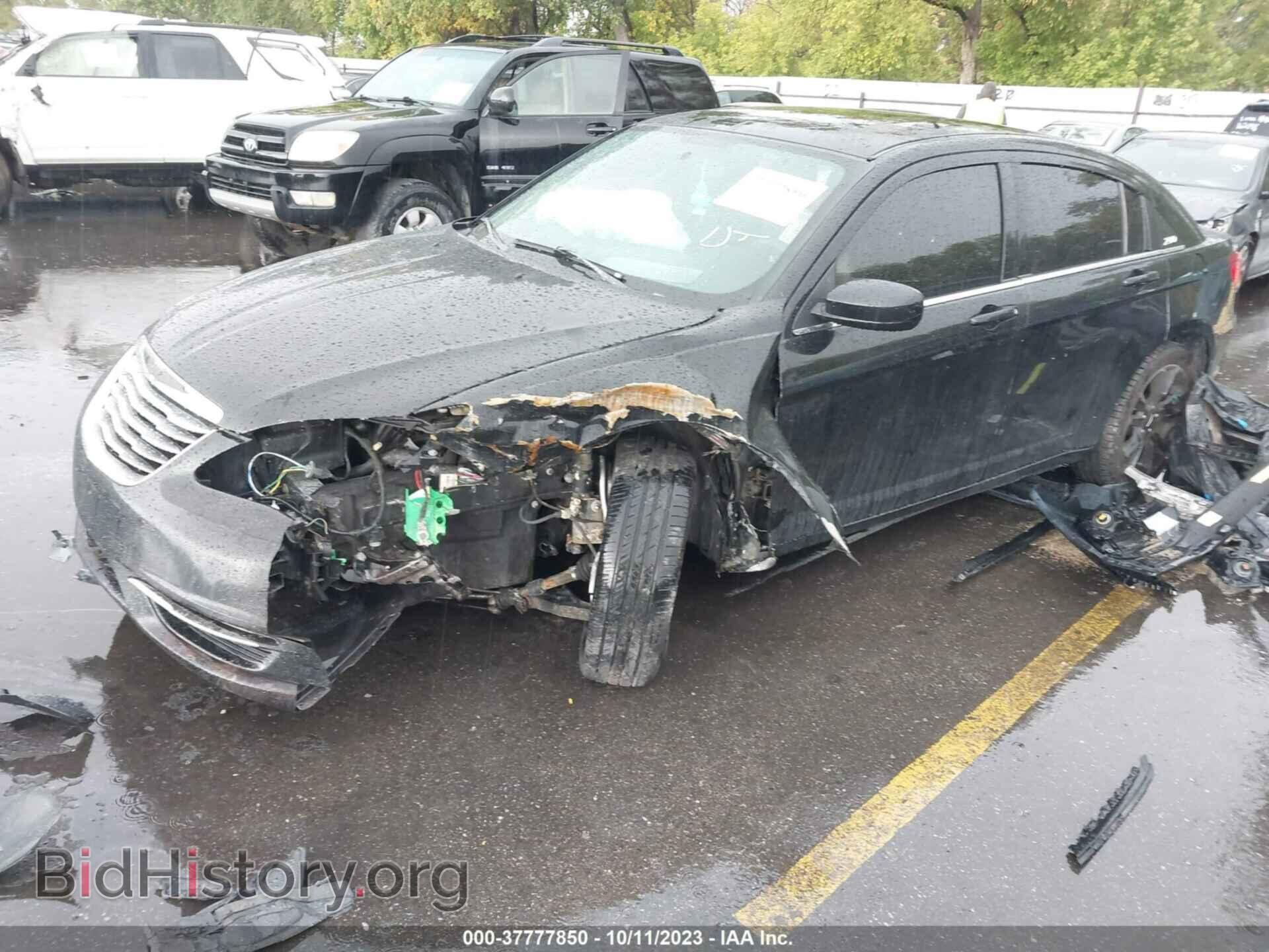 2012 CHRYSLER 200 - VIN: 1C3CCBAB0CN262208 - Photo 2