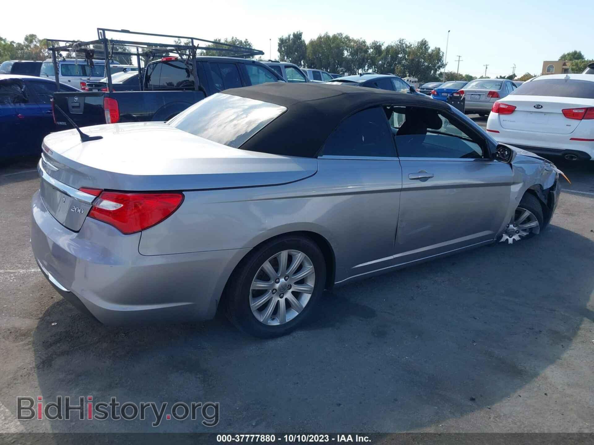 2013 CHRYSLER 200 - VIN: 1C3BCBEB2DN532983 - Photo 4