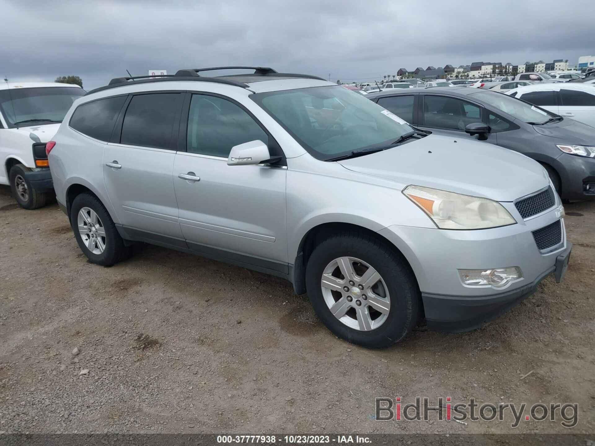 Photo 1GNKVGED0BJ276729 - CHEVROLET TRAVERSE 2011