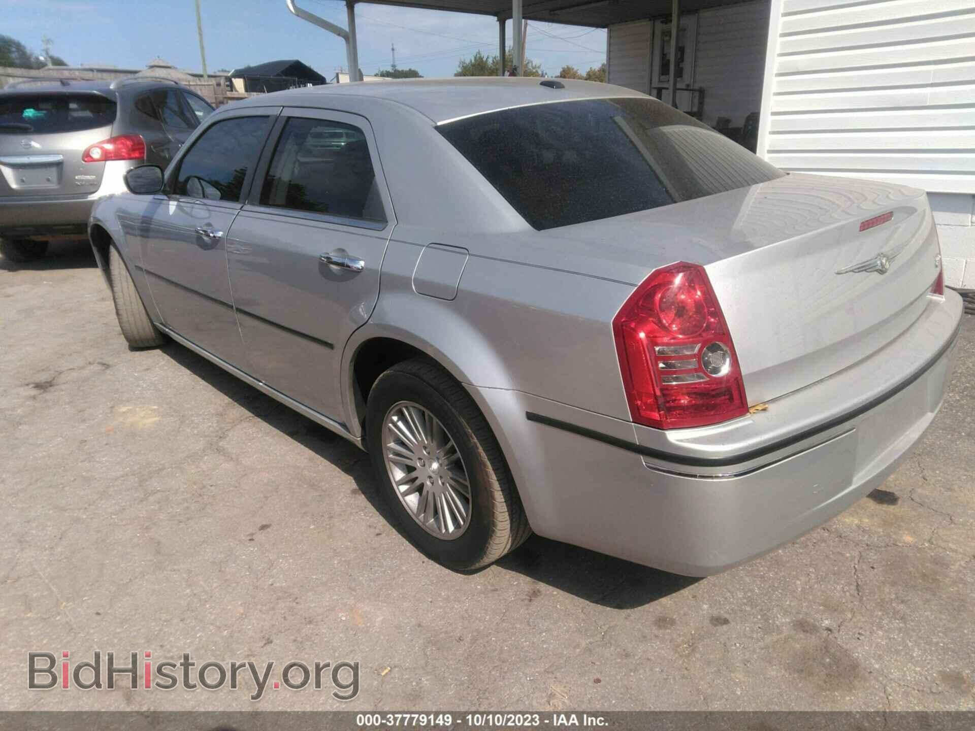2010 CHRYSLER 300 - VIN: 2C3CA5CV8AH325608 - Фото 3