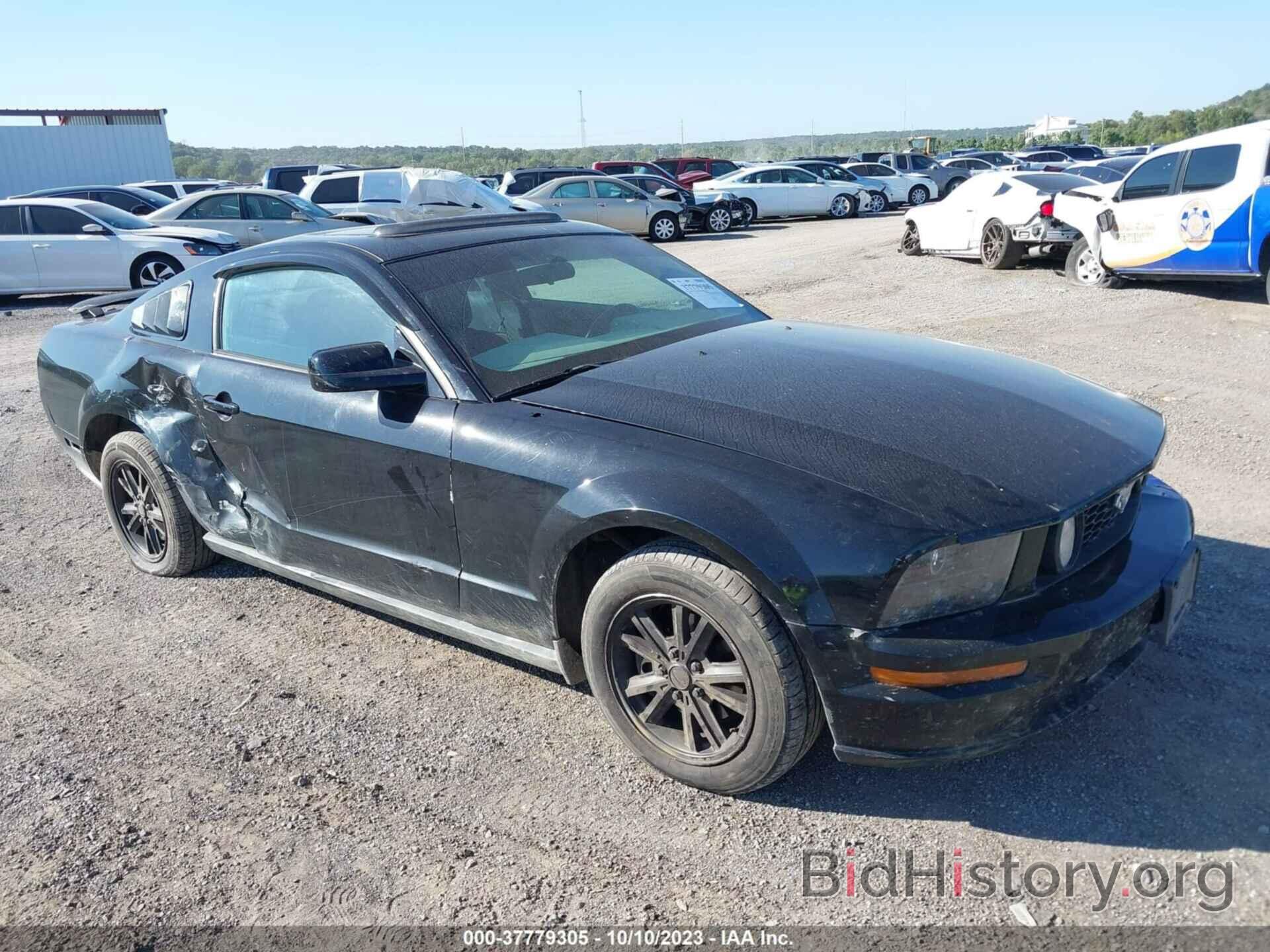 Photo 1ZVFT80N275266173 - FORD MUSTANG 2007