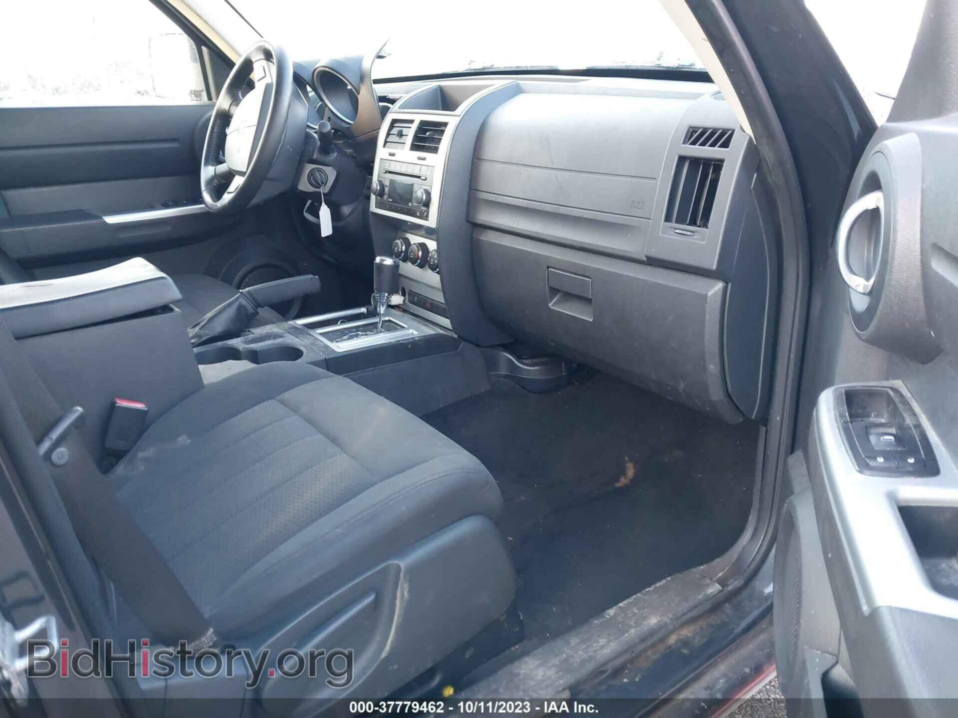 2011 DODGE NITRO - VIN: 1D4PT5GK9BW561312 - Photo 5