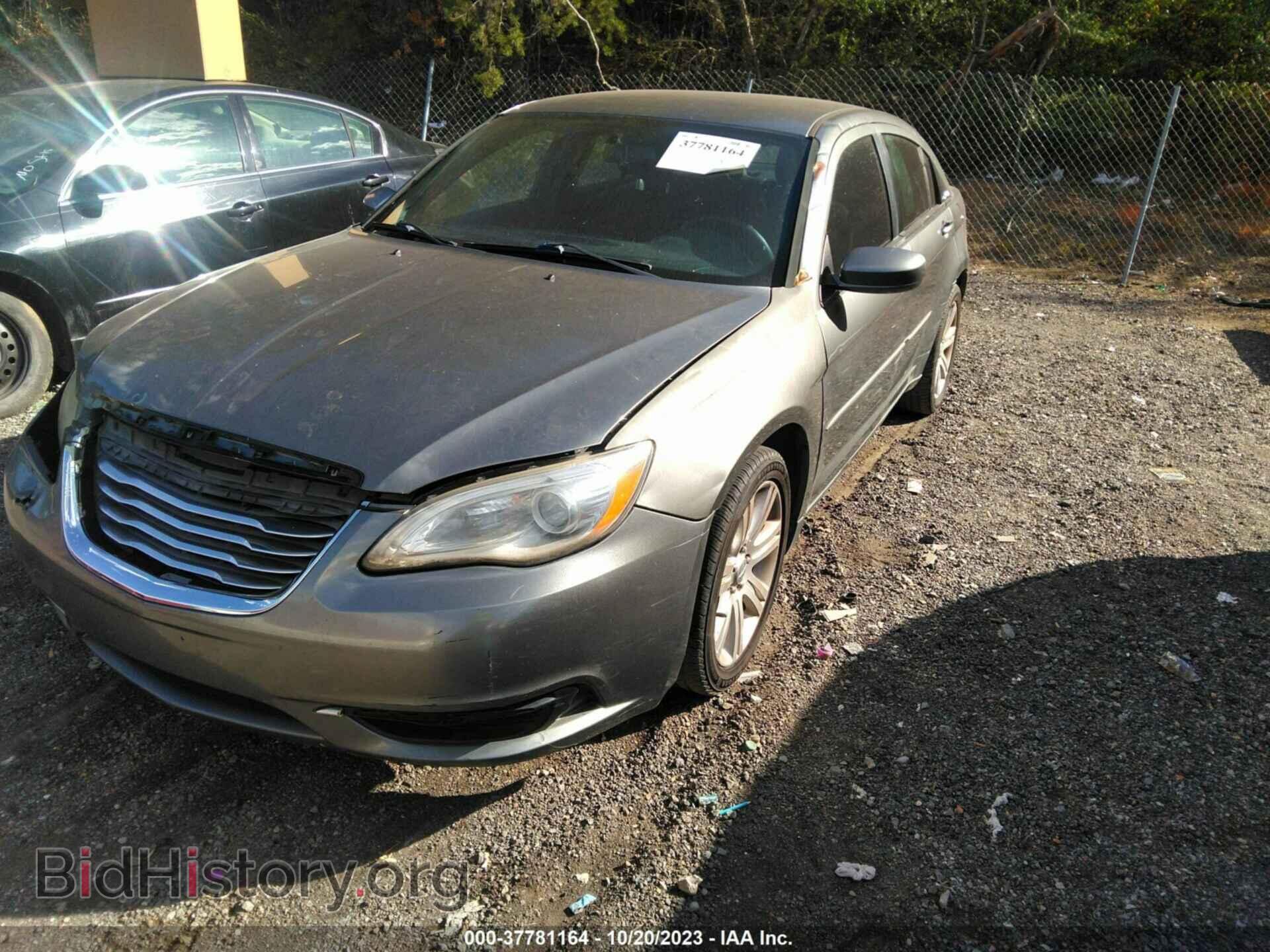 2013 CHRYSLER 200 - VIN: 1C3CCBABXDN671124 - Photo 2