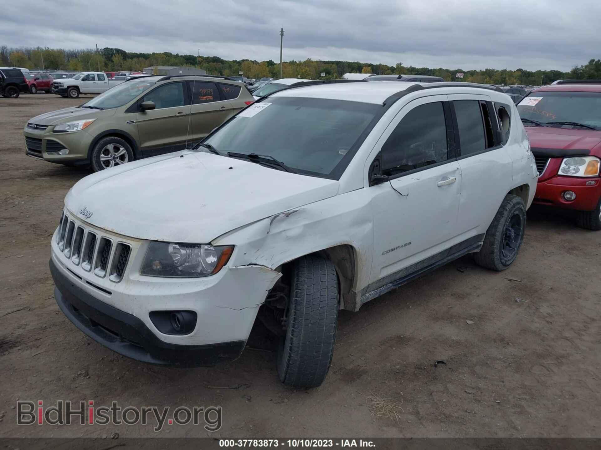 2014 JEEP COMPASS - VIN: 1C4NJDEB5ED910537 - Photo 2