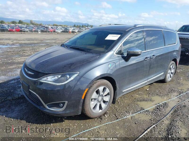 2020 Chrysler PACIFICA (VIN 2C4RC1N72LR267550) — фото 2 из 16
