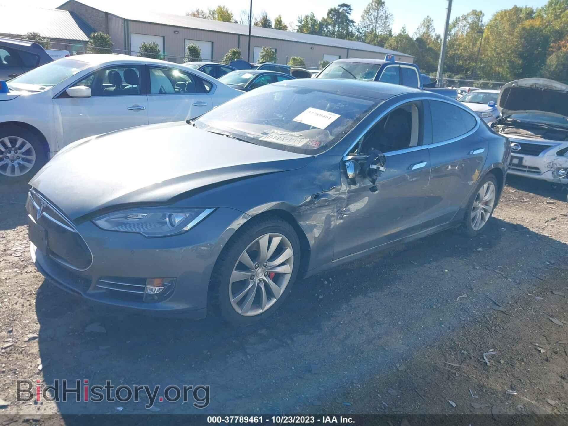 2014 TESLA MODEL S - VIN: 5YJSA1H13EFP33211 - Фото 2