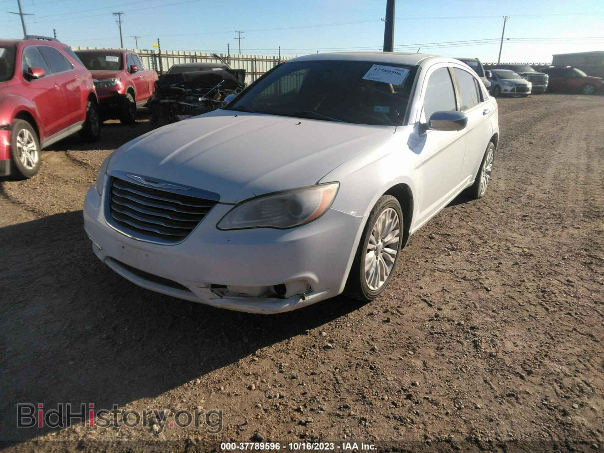 2012 CHRYSLER 200 - VIN: 1C3CCBCB2CN159210 - Фото 2