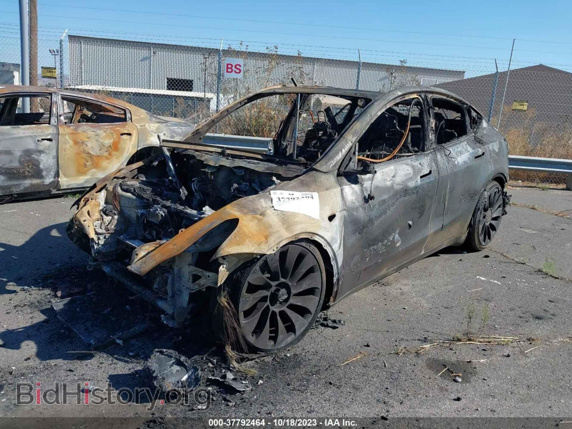2022 TESLA MODEL Y - VIN: 7SAYGDEF7NF521621 - Фото 2