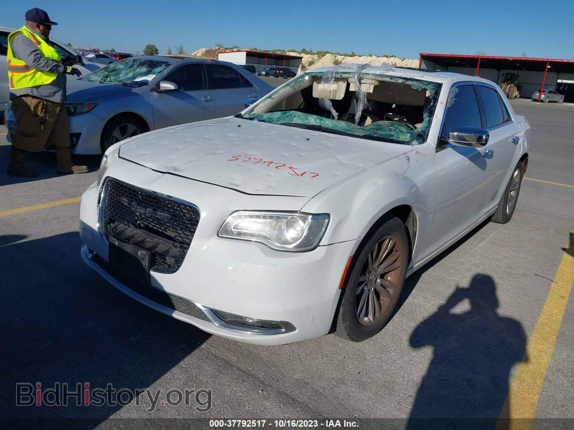2016 CHRYSLER 300 - VIN: 2C3CCAEG3GH219593 - Фото 2