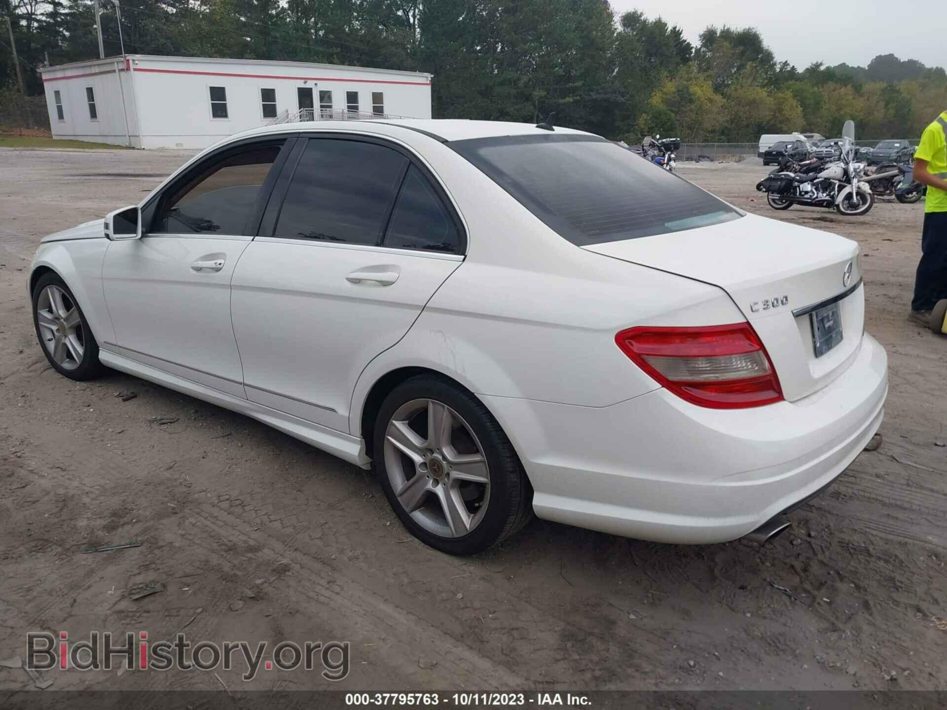 2011 MERCEDES-BENZ C-CLASS - VIN: WDDGF5EB2BF636574 - Фото 3