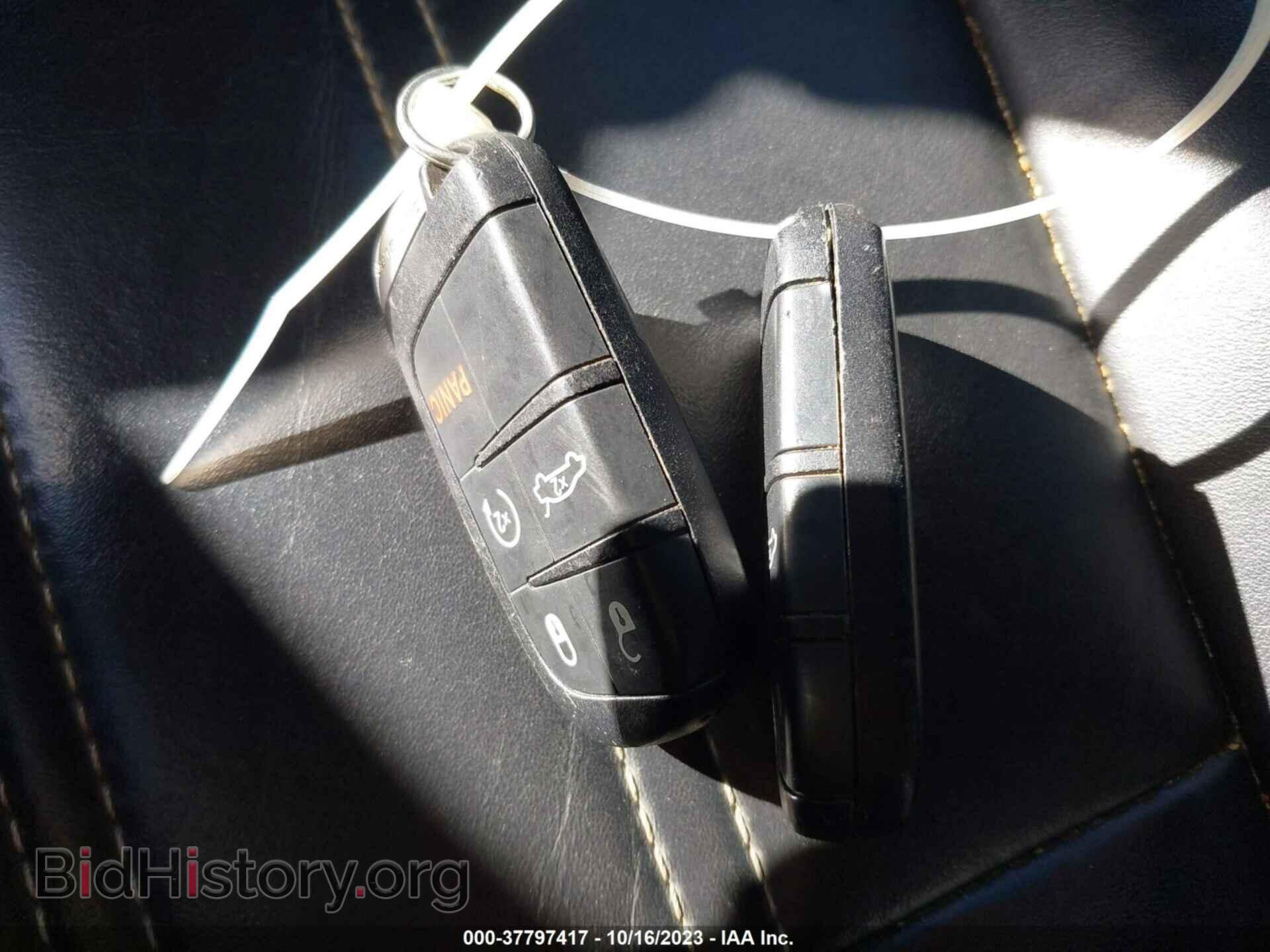 2013 CHRYSLER 300 - VIN: 2C3CCABG6DH615307 - Фото 11