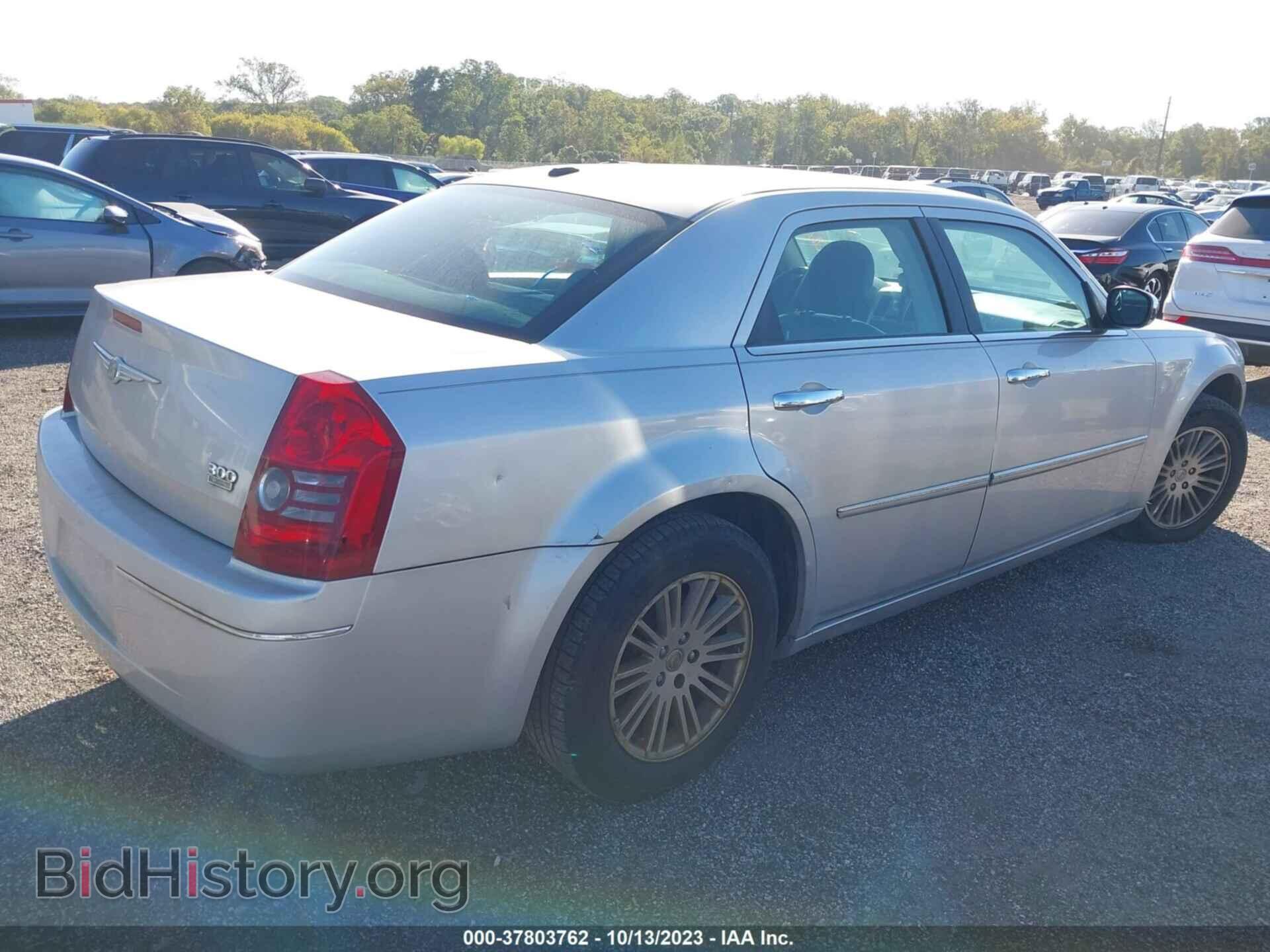 2010 CHRYSLER 300 - VIN: 2C3CA5CV8AH320179 - Фото 4