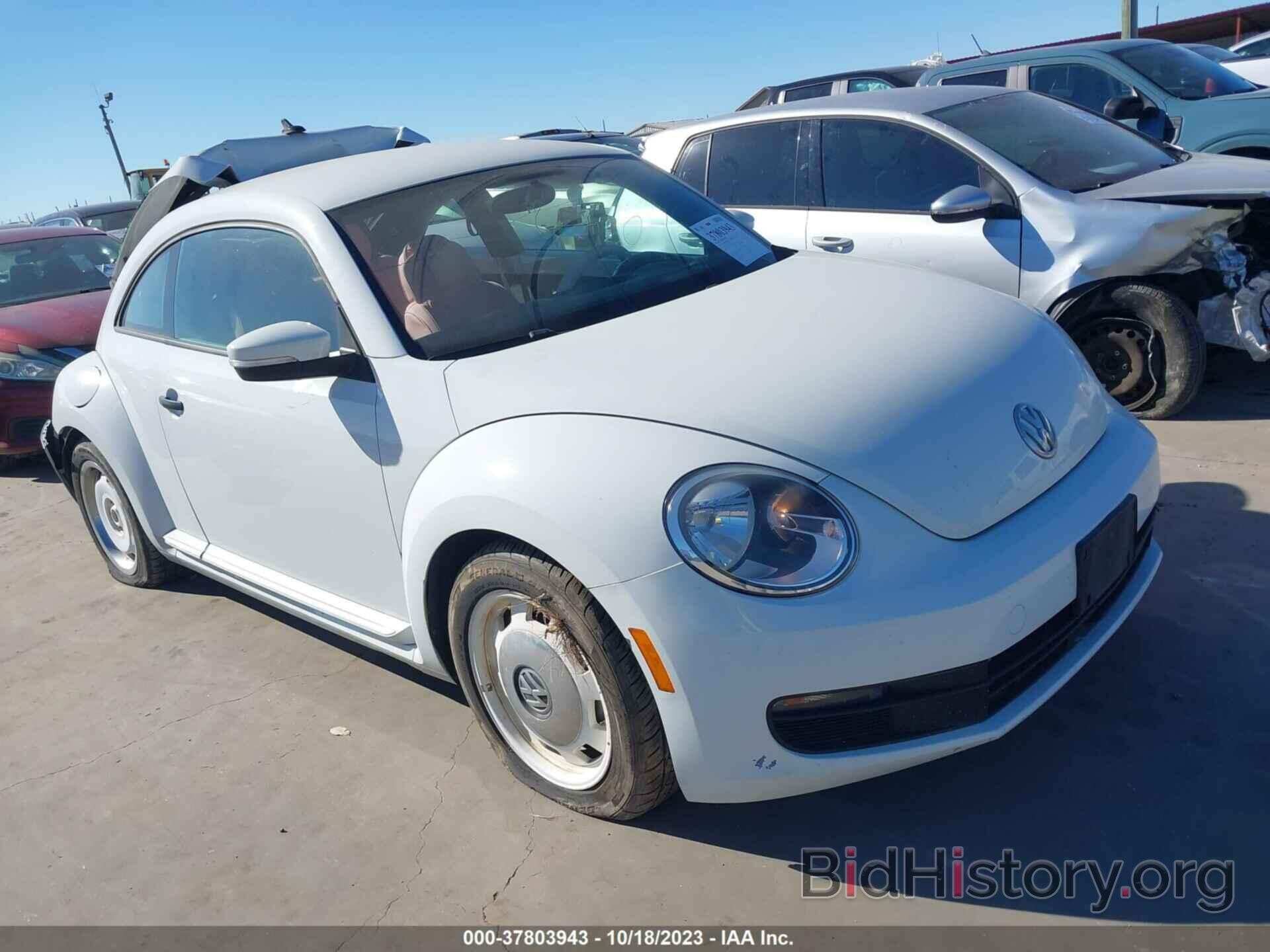 Photo 3VWF17AT6FM655212 - VOLKSWAGEN BEETLE COUPE 2015