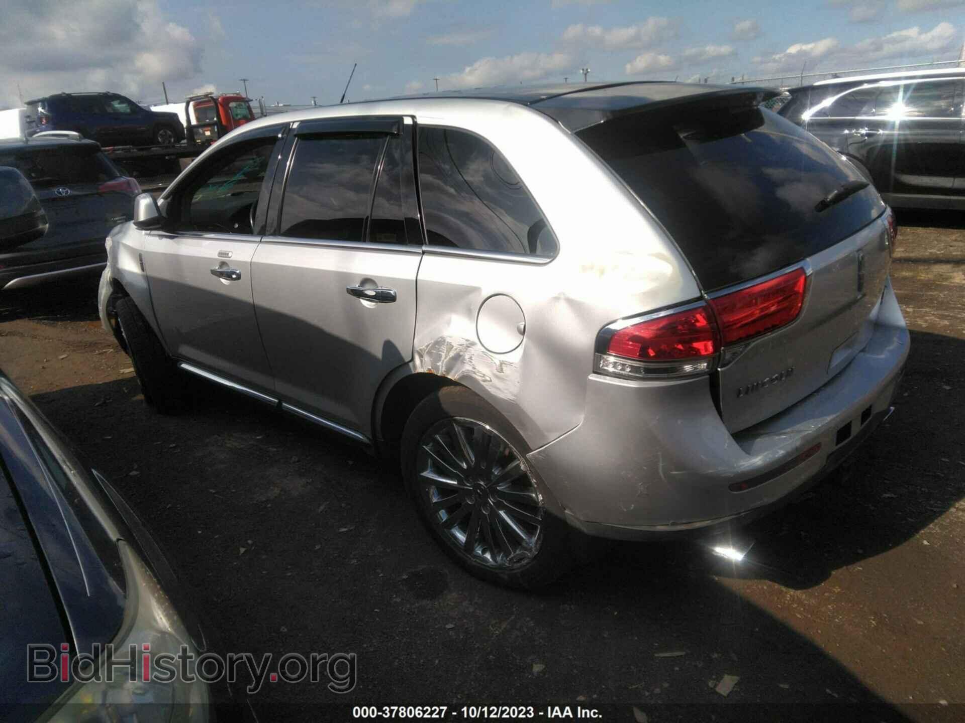 2011 LINCOLN MKX - VIN: 2LMDJ8JKXBBJ05143 - Фото 3